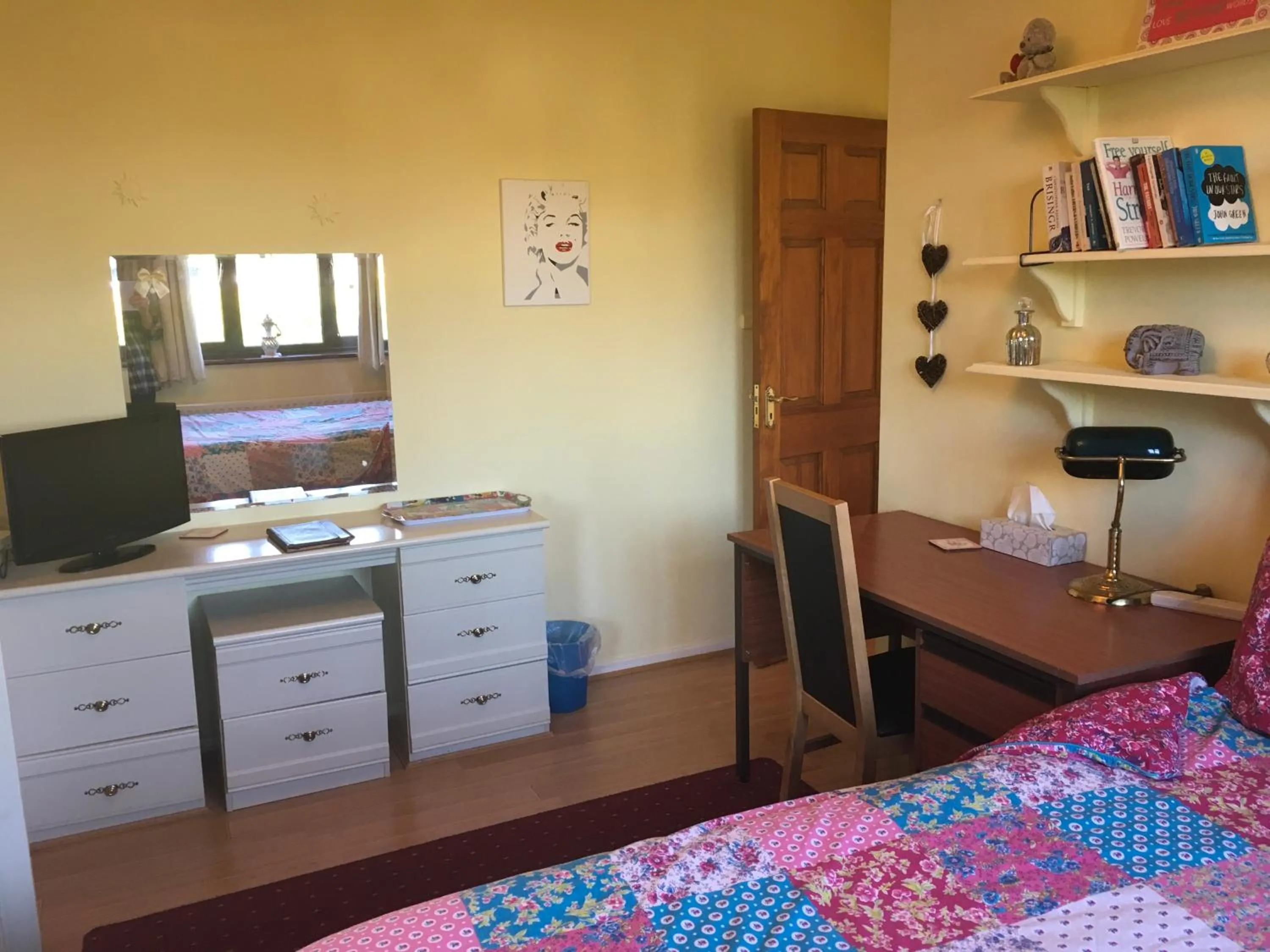 The Cedars House B&B