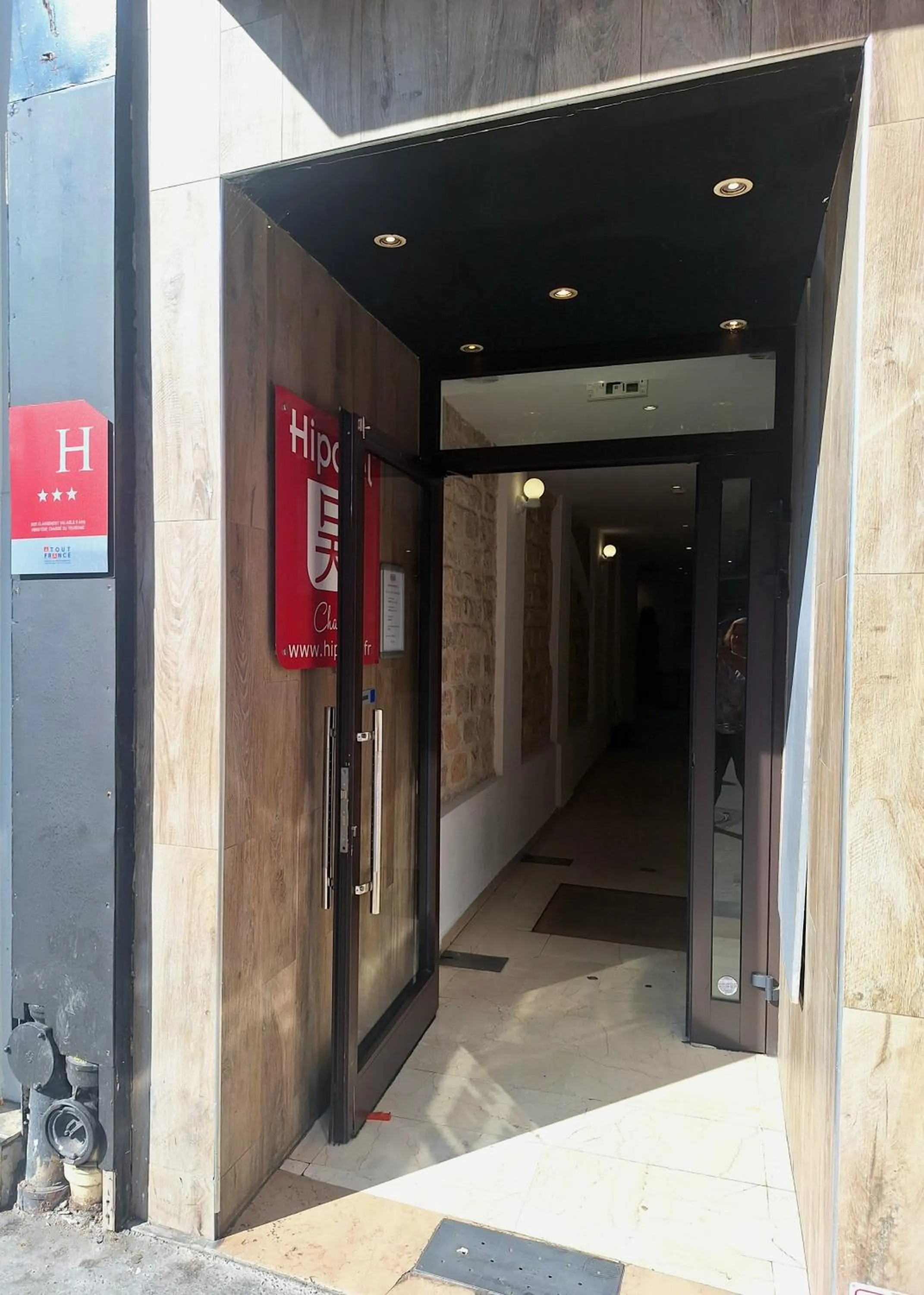 Property building in Hipotel Paris Voltaire Bastille