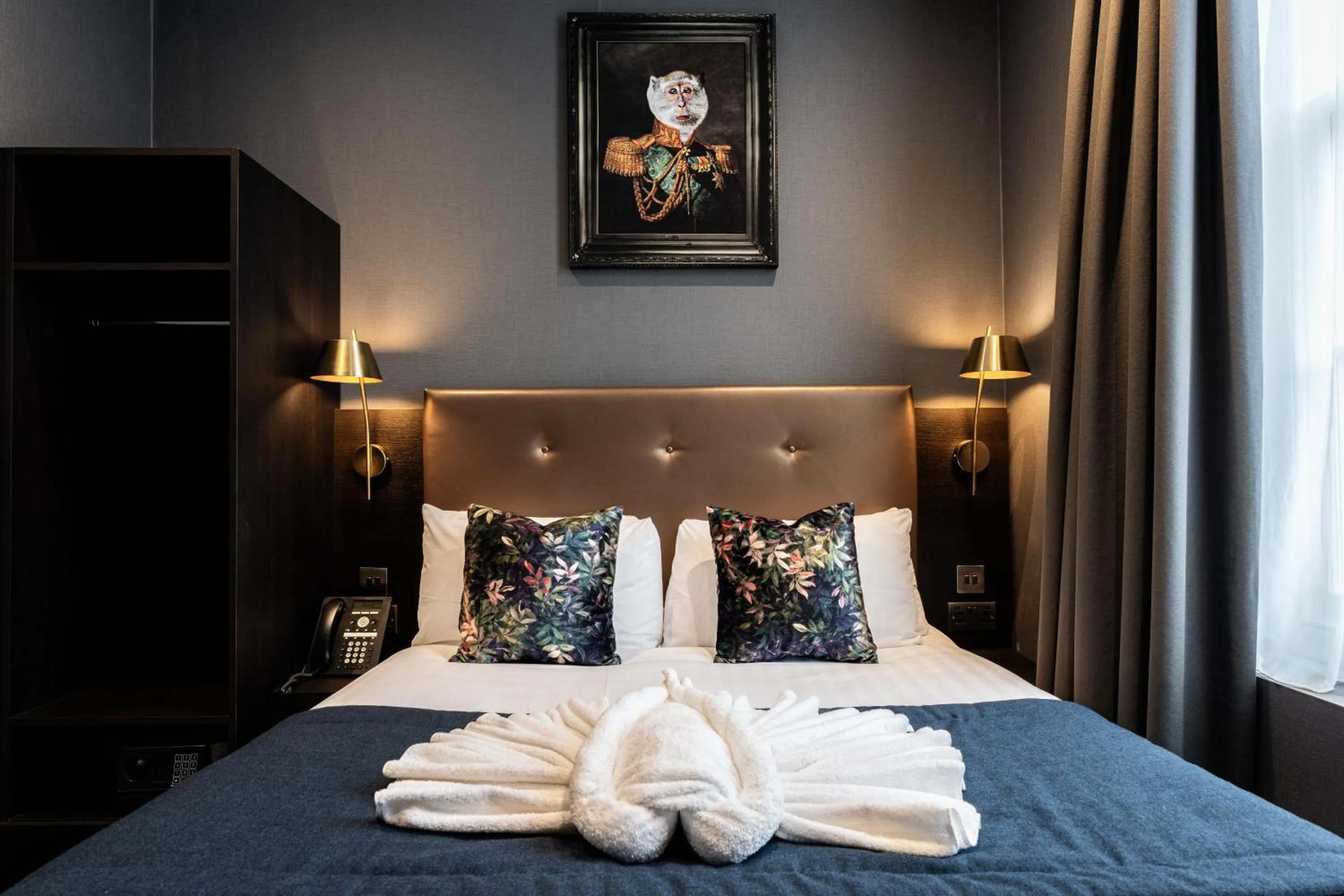 Bed in The House on Warwick