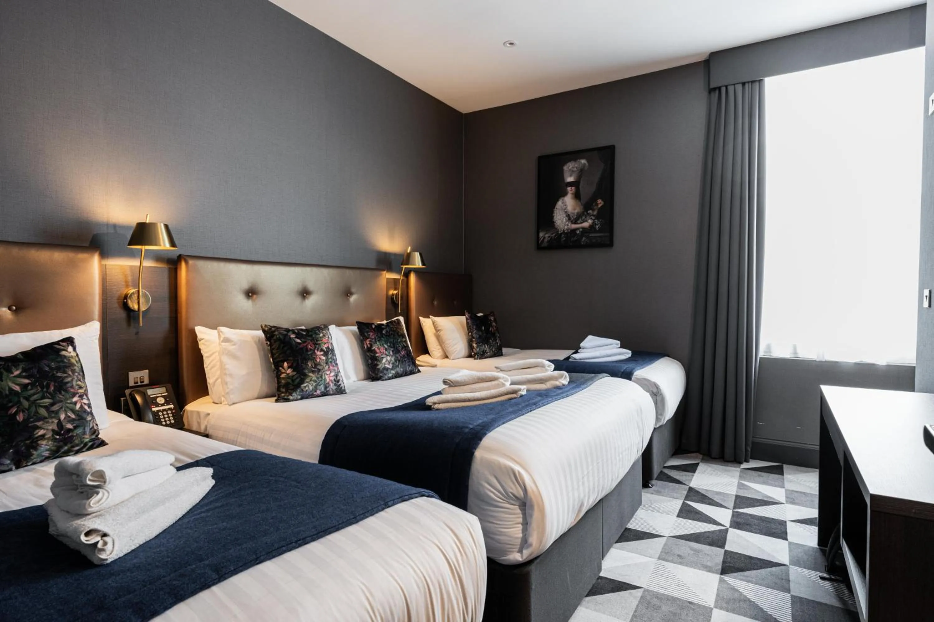 Bed in The House on Warwick