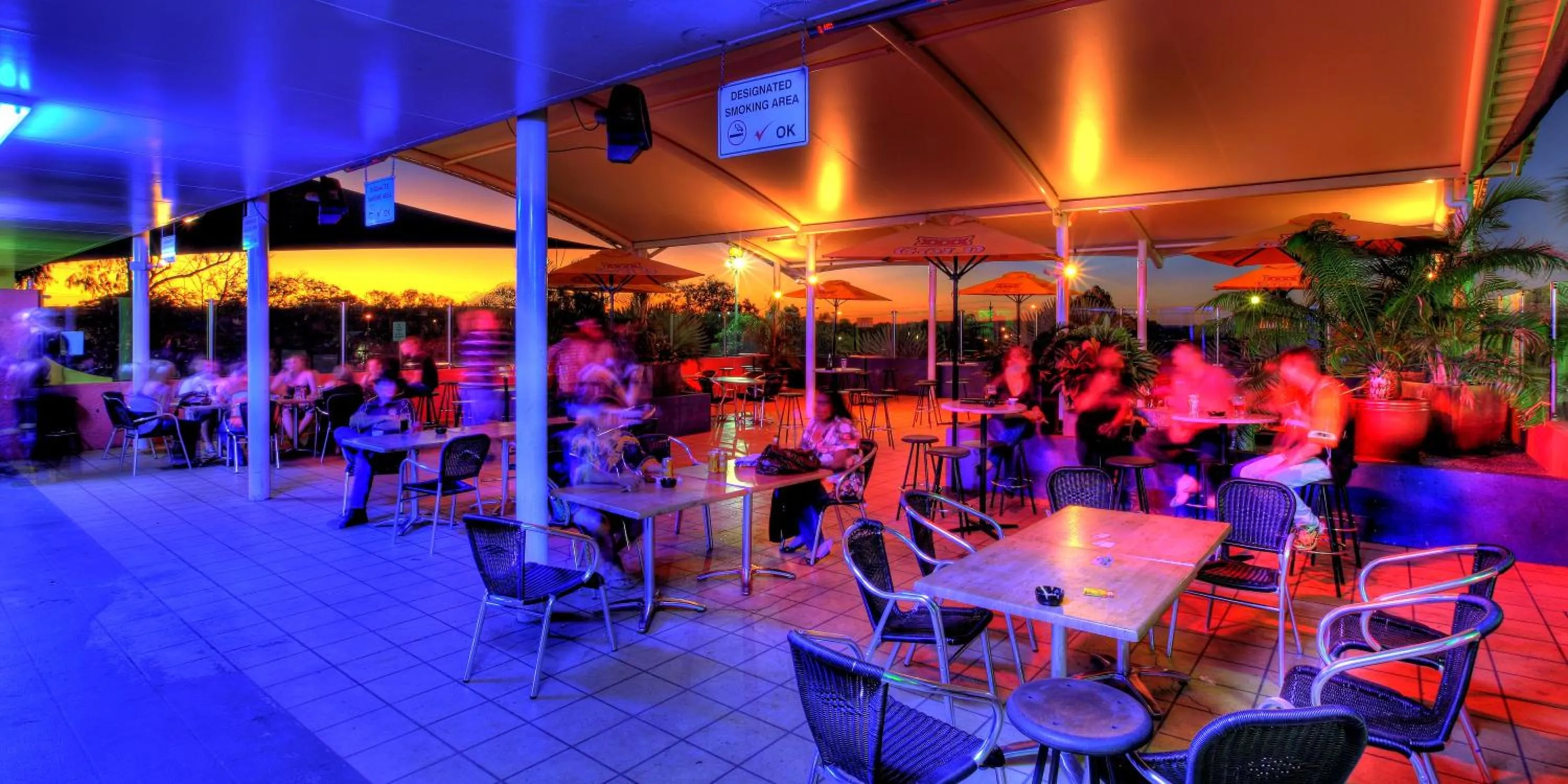 Lunch in Overlander Hotel