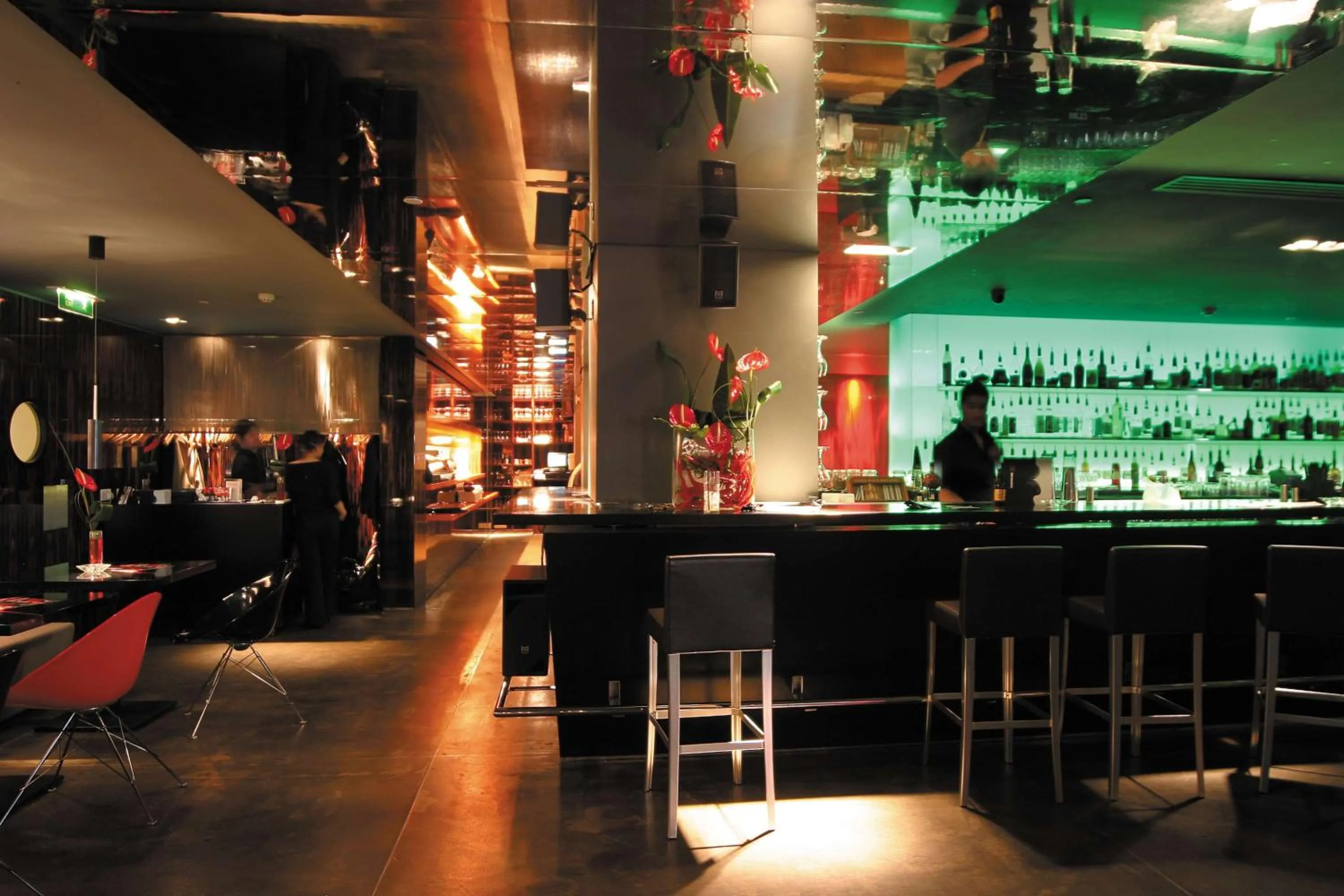 Restaurant/places to eat in Park Plaza Leeds