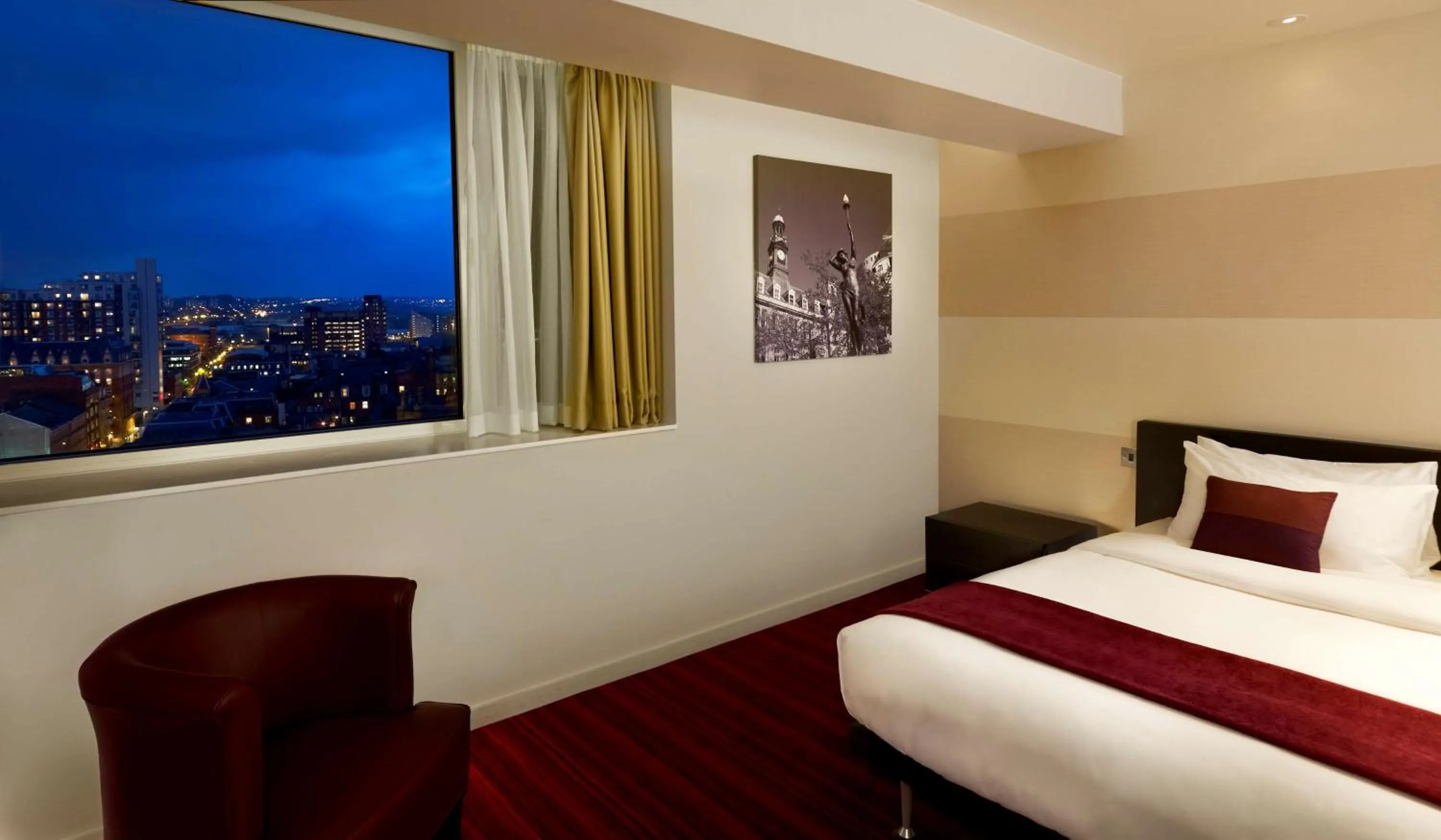 Bedroom, Bed in Park Plaza Leeds