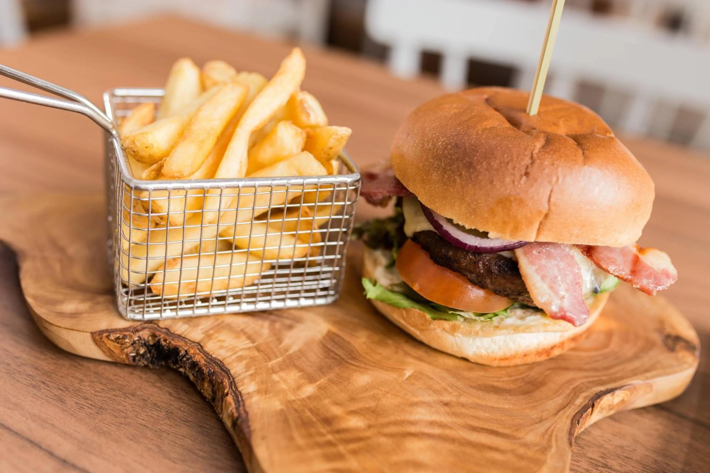 Restaurant/places to eat in Courtyard by Marriott Glasgow Airport