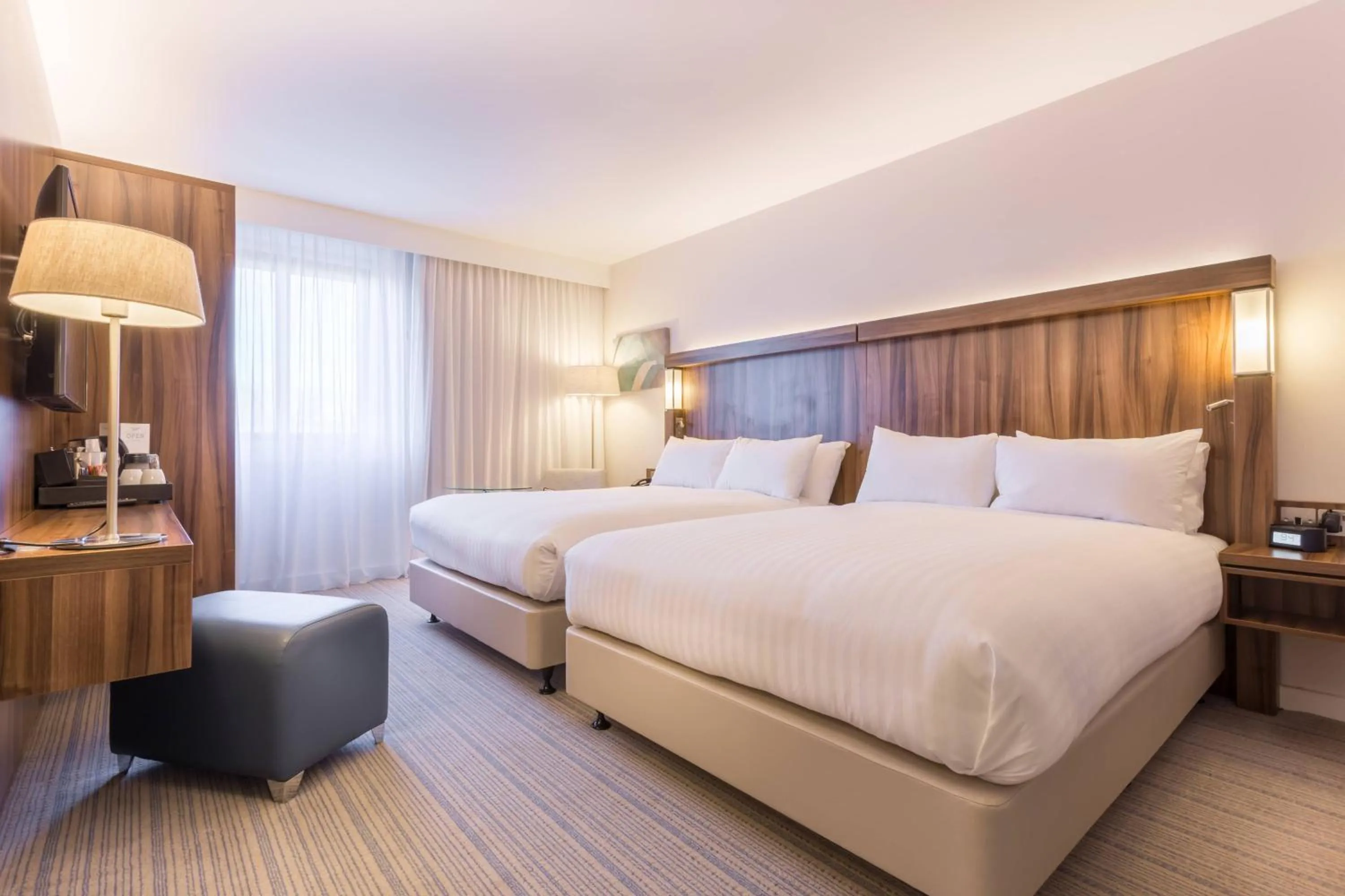 Photo of the whole room, Bed in Courtyard by Marriott Glasgow Airport