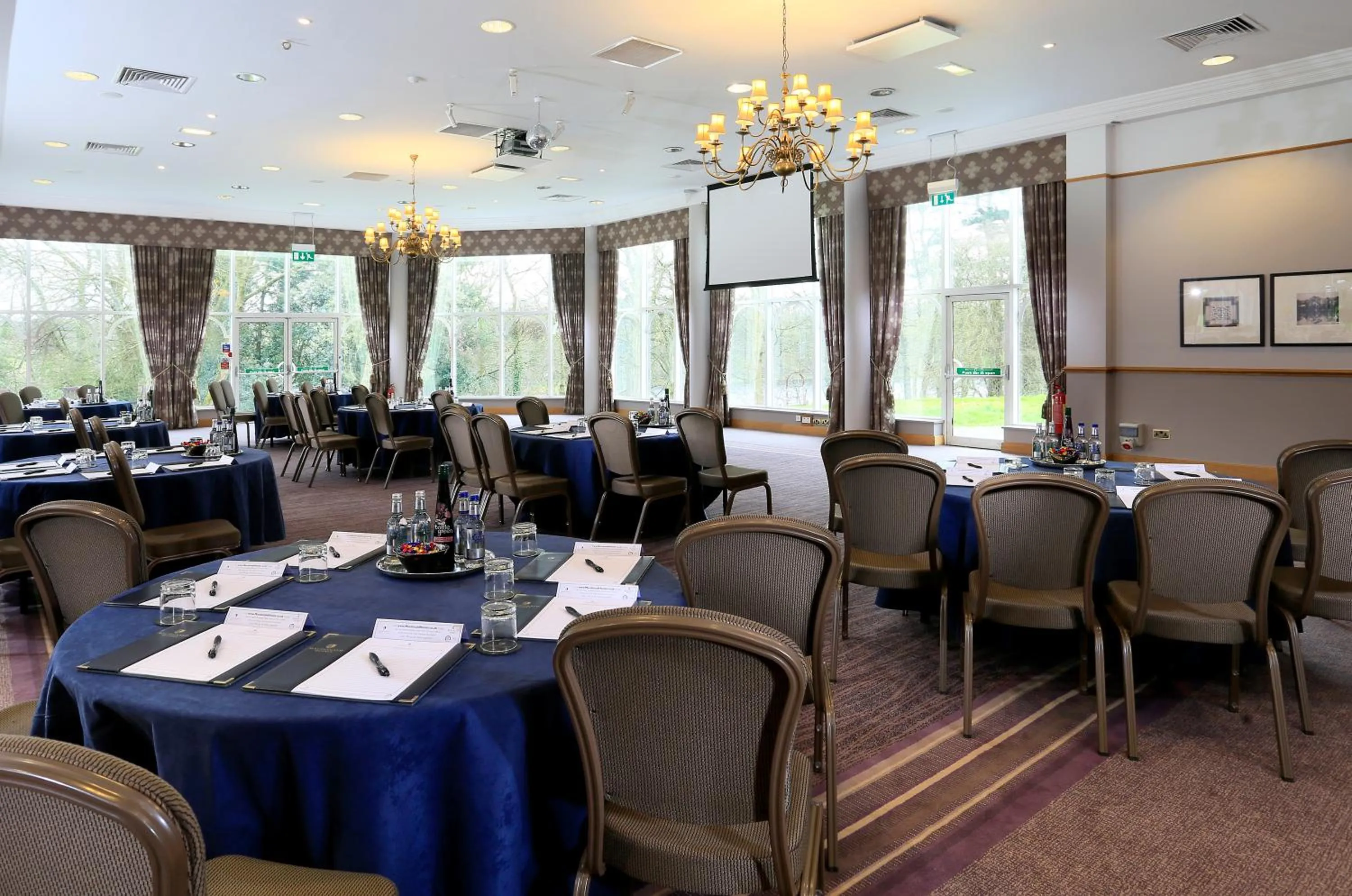 Meeting/conference room in Macdonald Kilhey Court Hotel