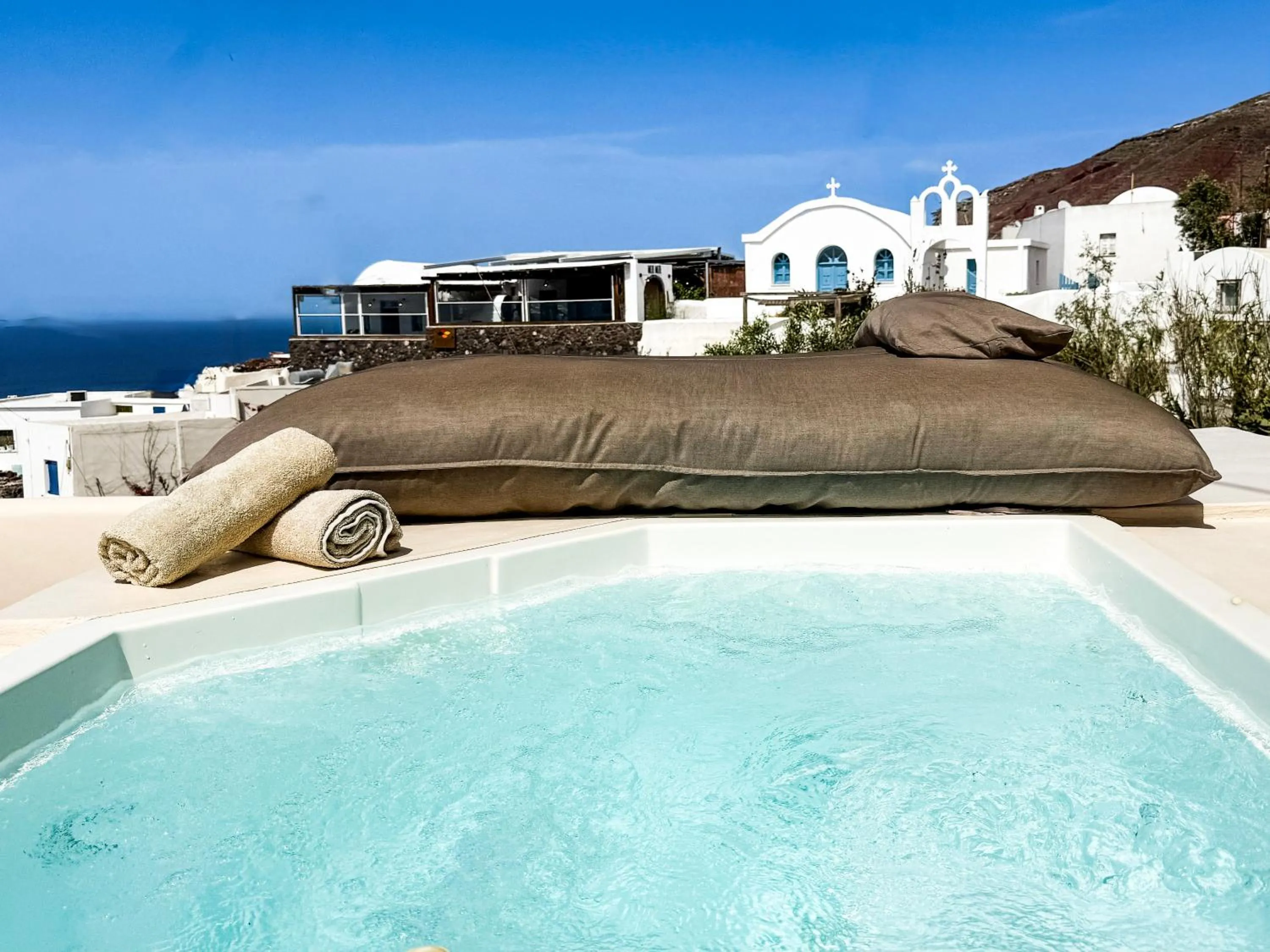 Swimming pool in Elysian Santorini
