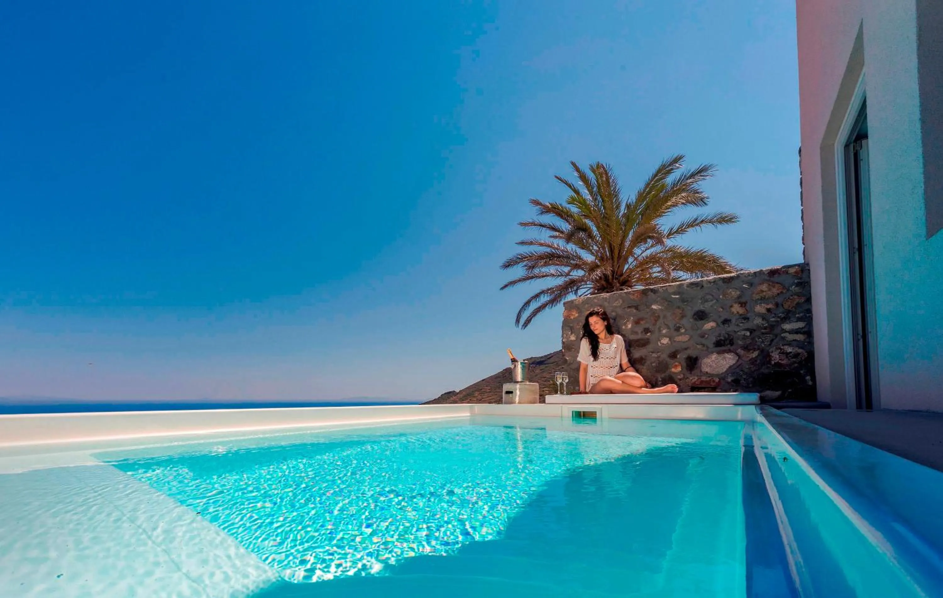 Swimming pool in Elysian Santorini