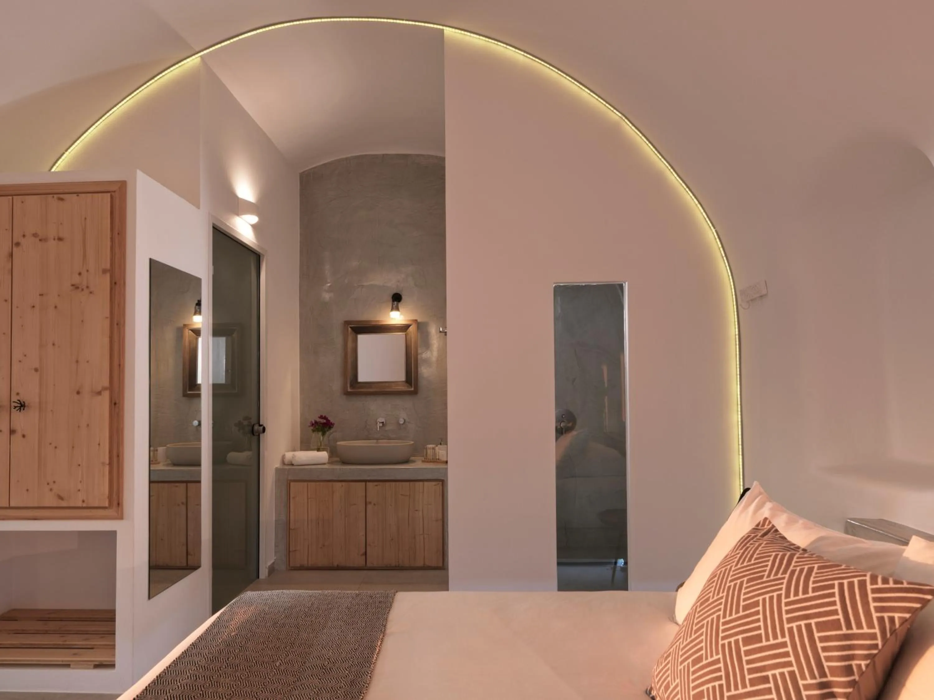 Shower, Bed in Elysian Santorini