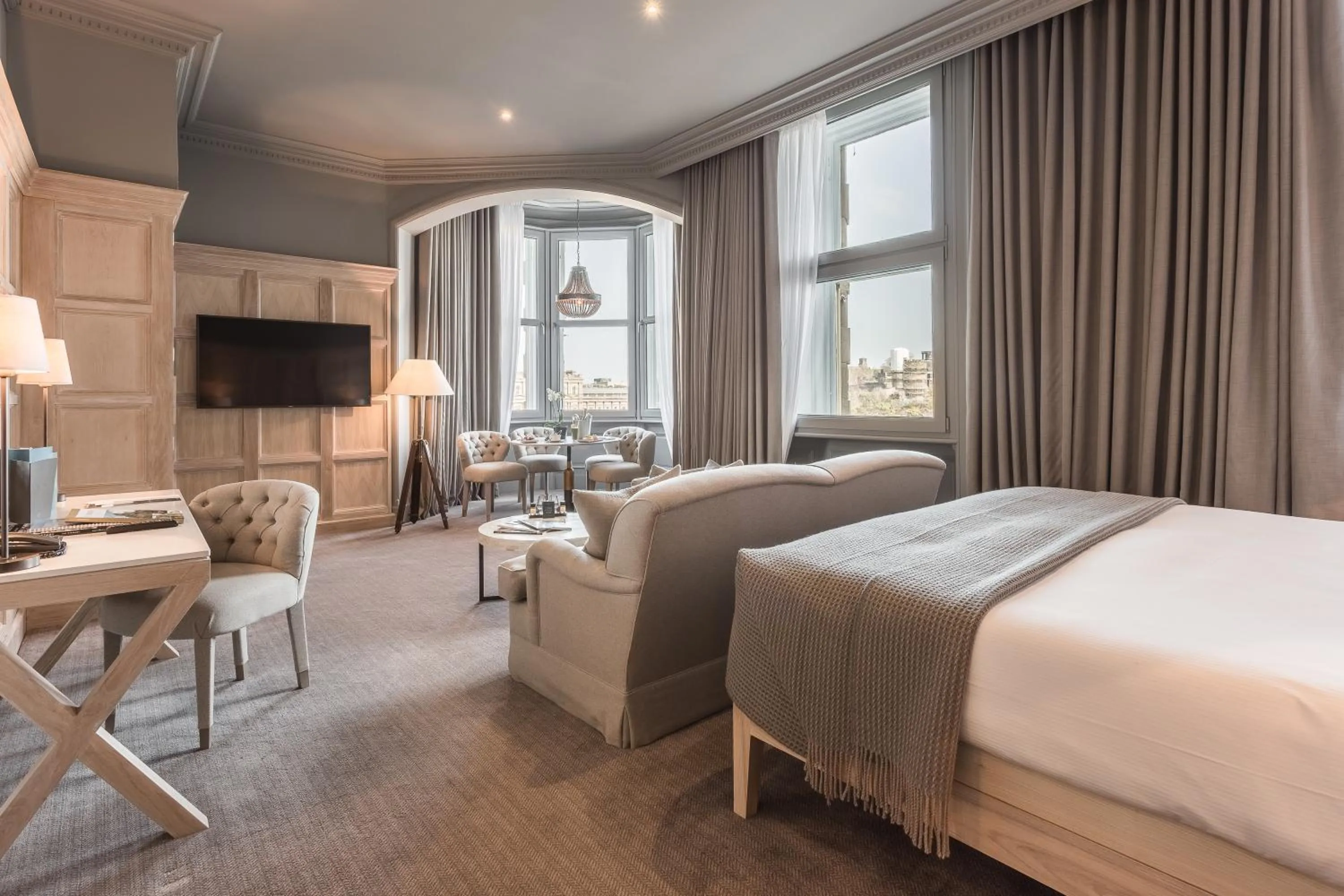 Photo of the whole room, Bed in The Scotsman Hotel