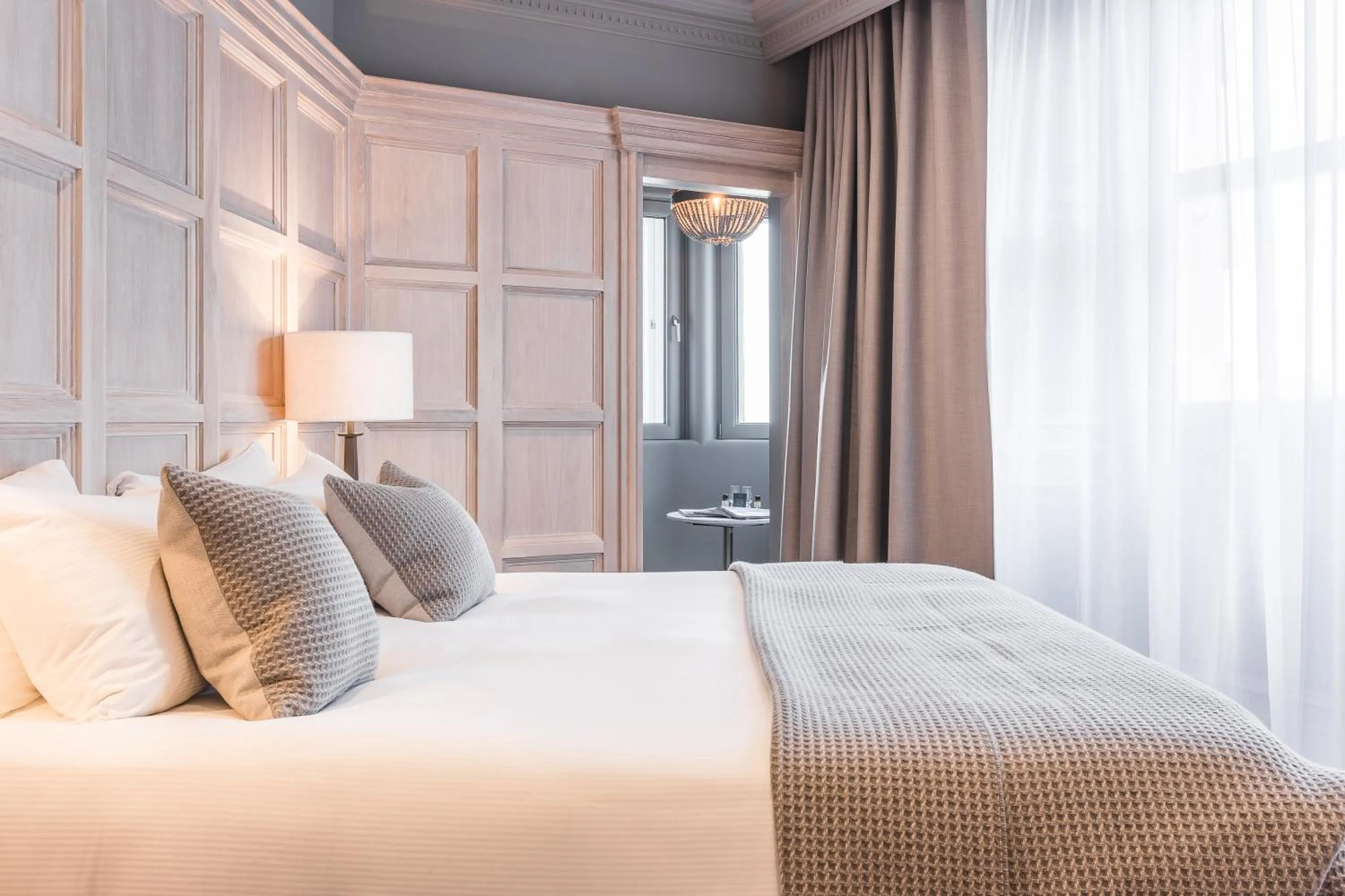 Bedroom, Bed in The Scotsman Hotel