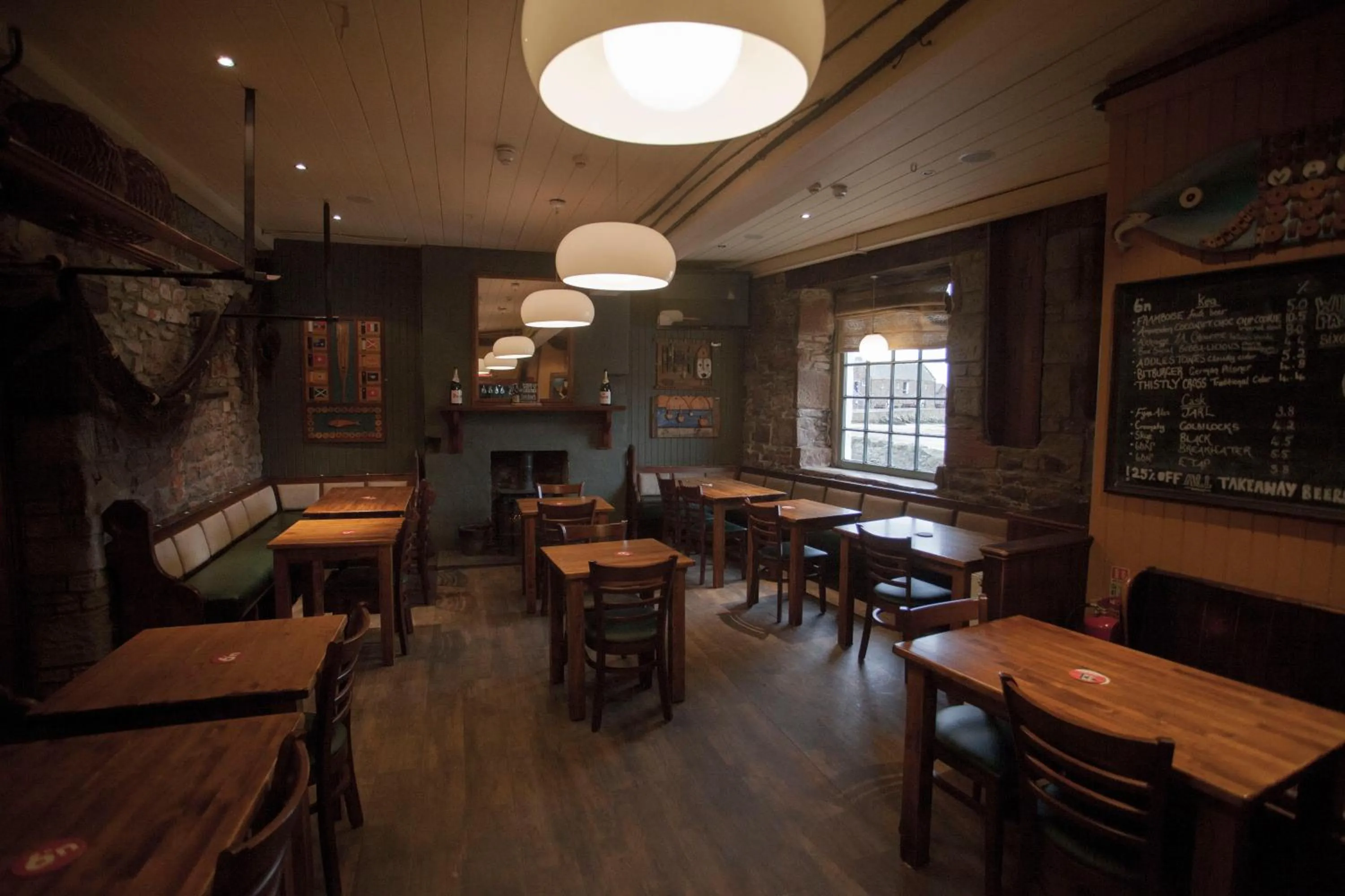 Lounge or bar in The Marine Hotel