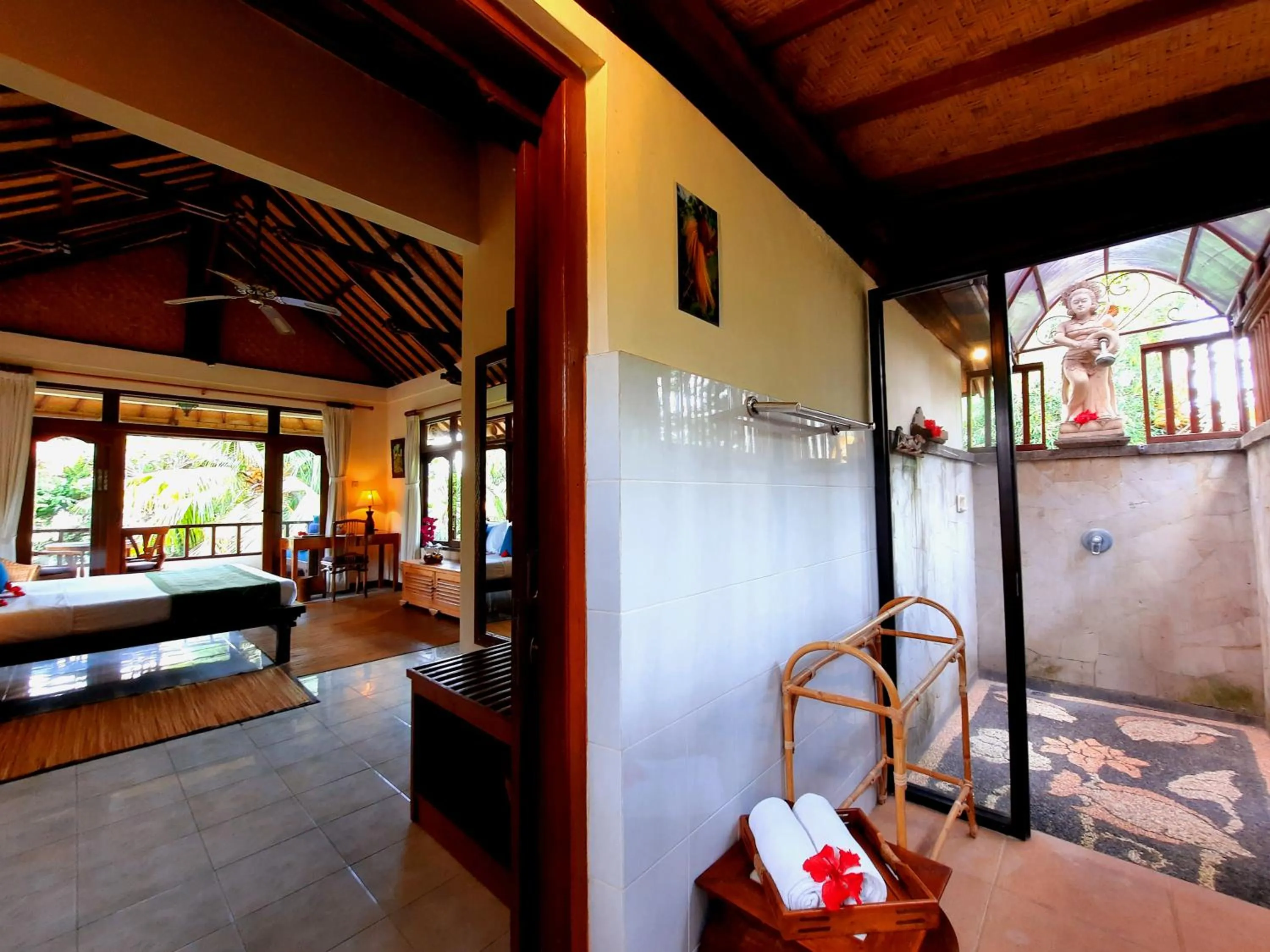Photo of the whole room, Bed in Alam Indah Ubud