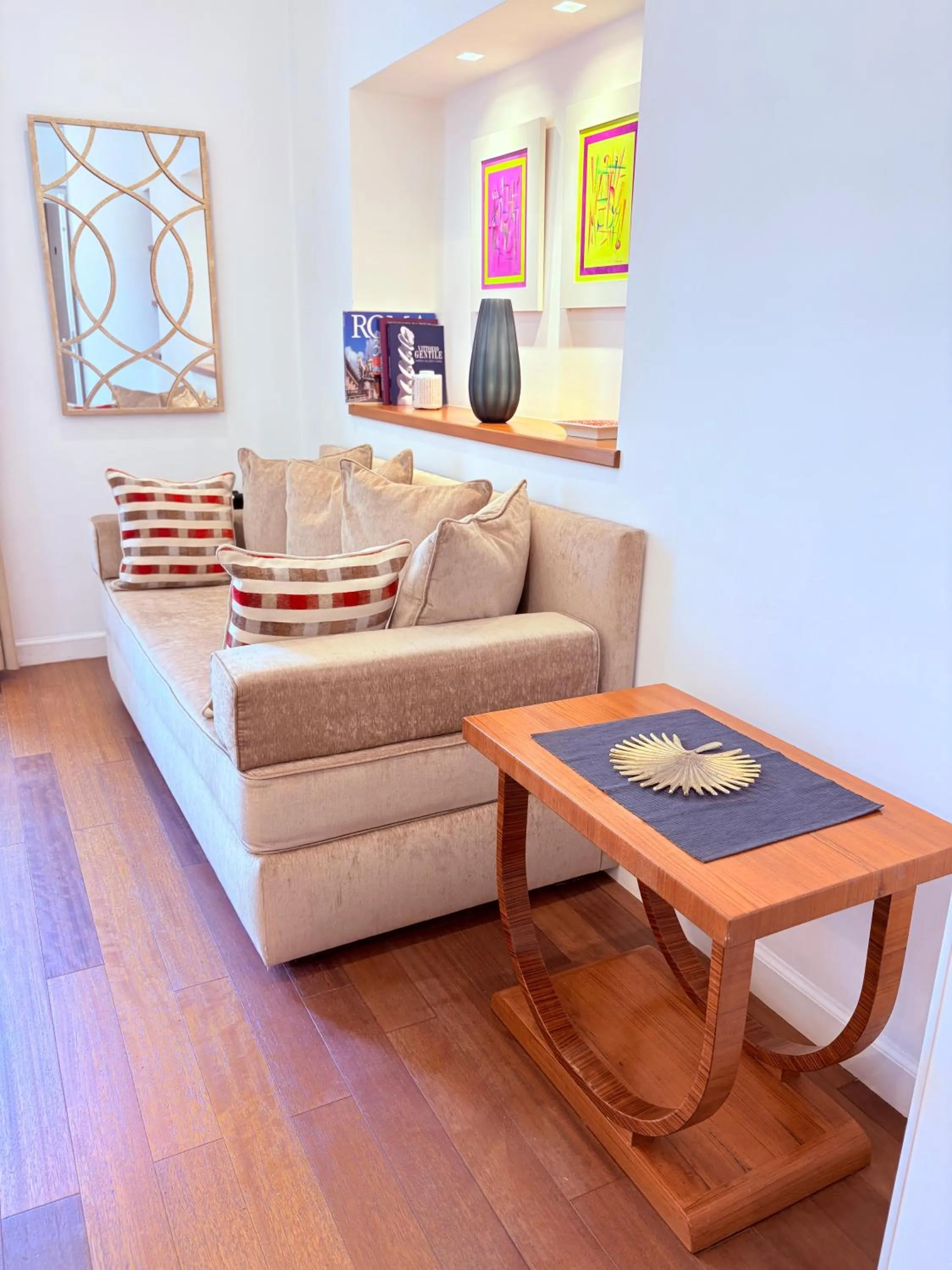 900 Piazza del Popolo