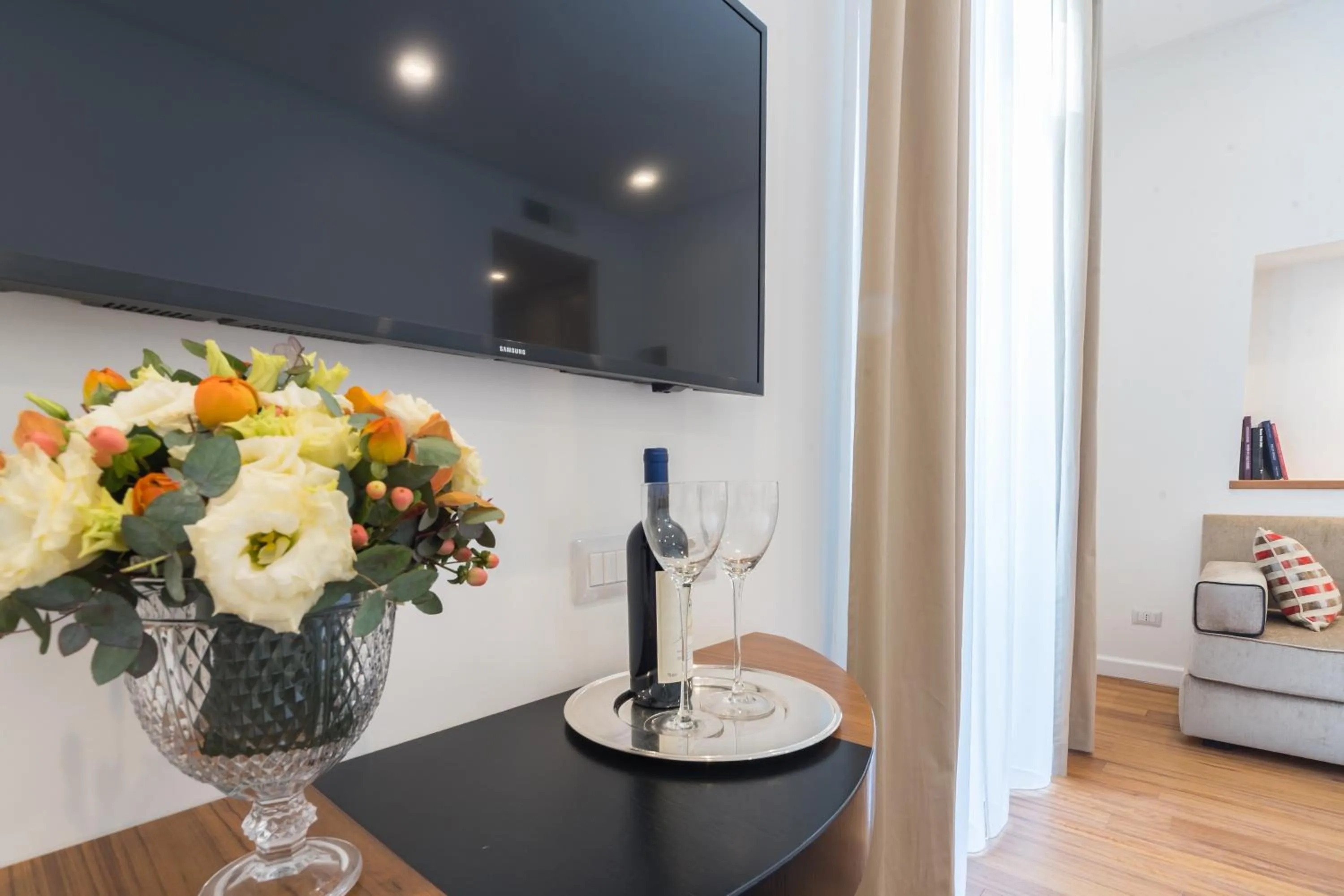 Bedroom in 900 Piazza del Popolo