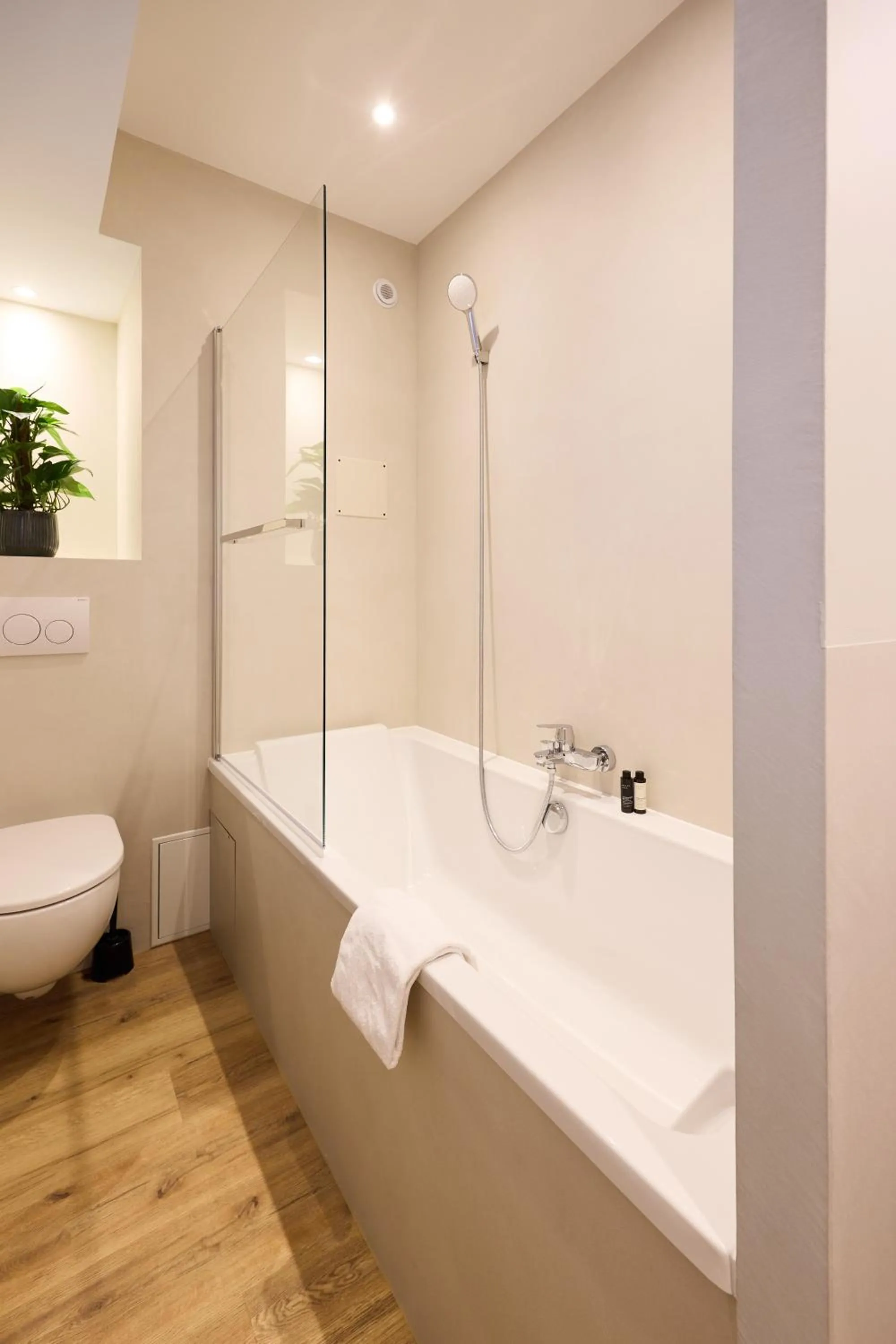 Photo of the whole room in Hôtel Henri IV