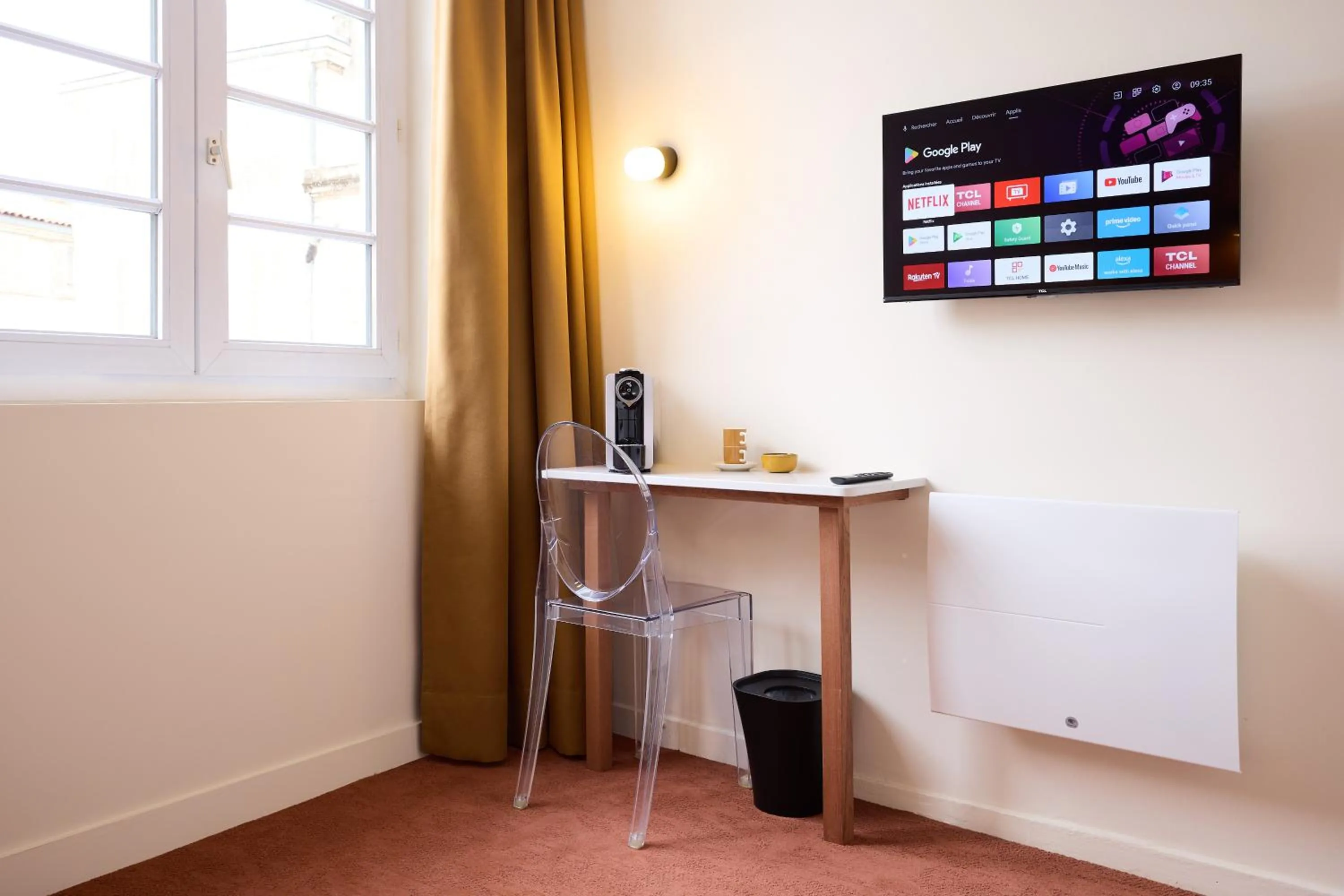 Photo of the whole room in Hôtel Henri IV