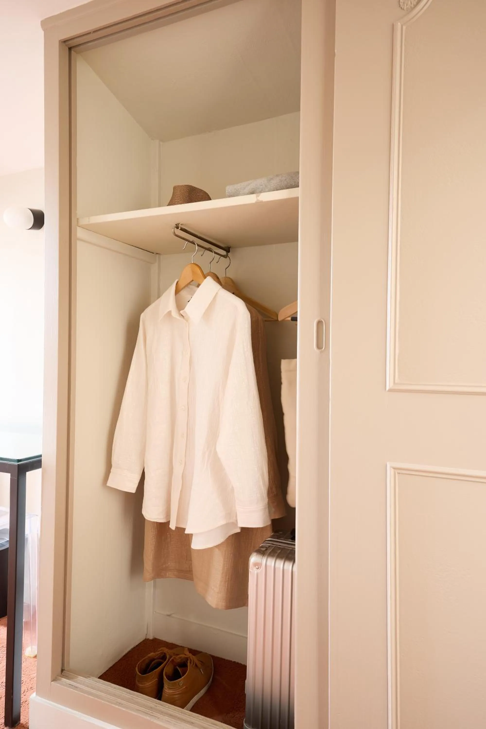 Decorative detail in Hôtel Henri IV