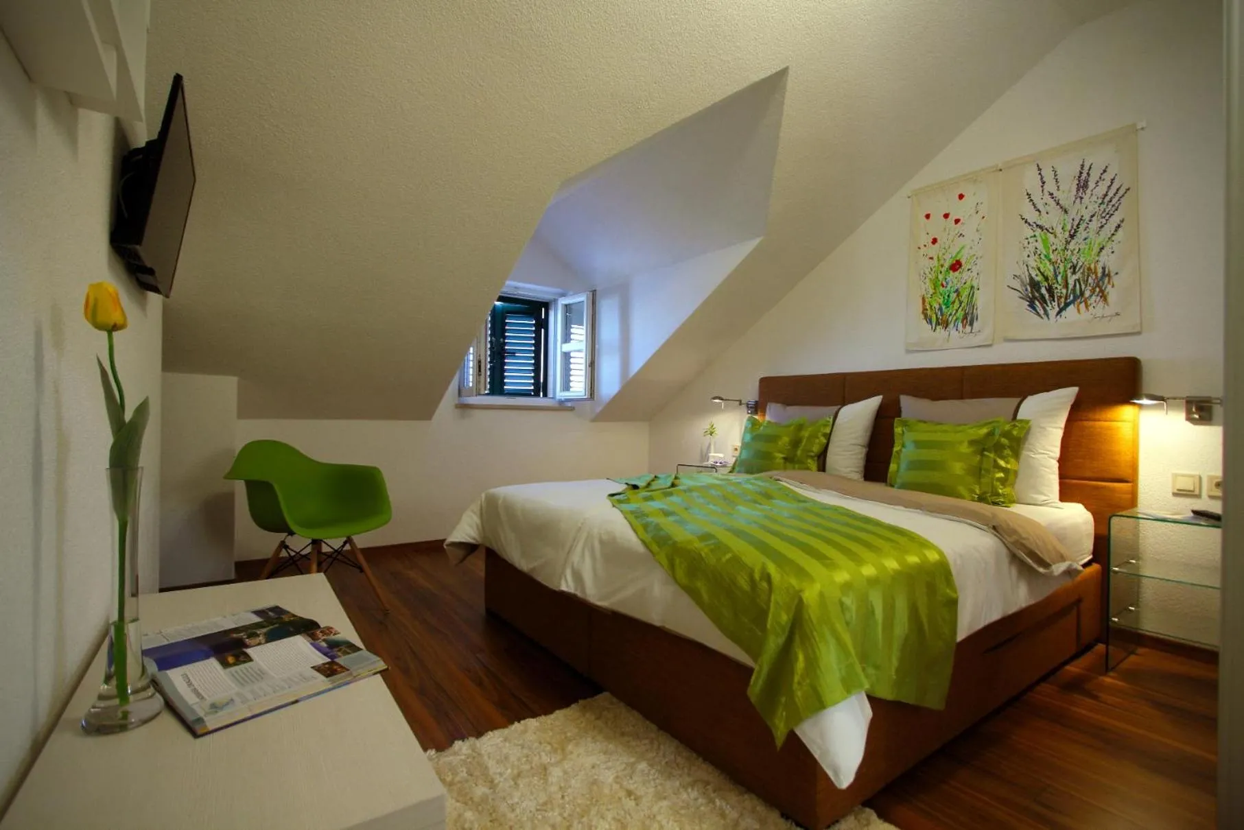 Bedroom, Bed in Apartment Allure