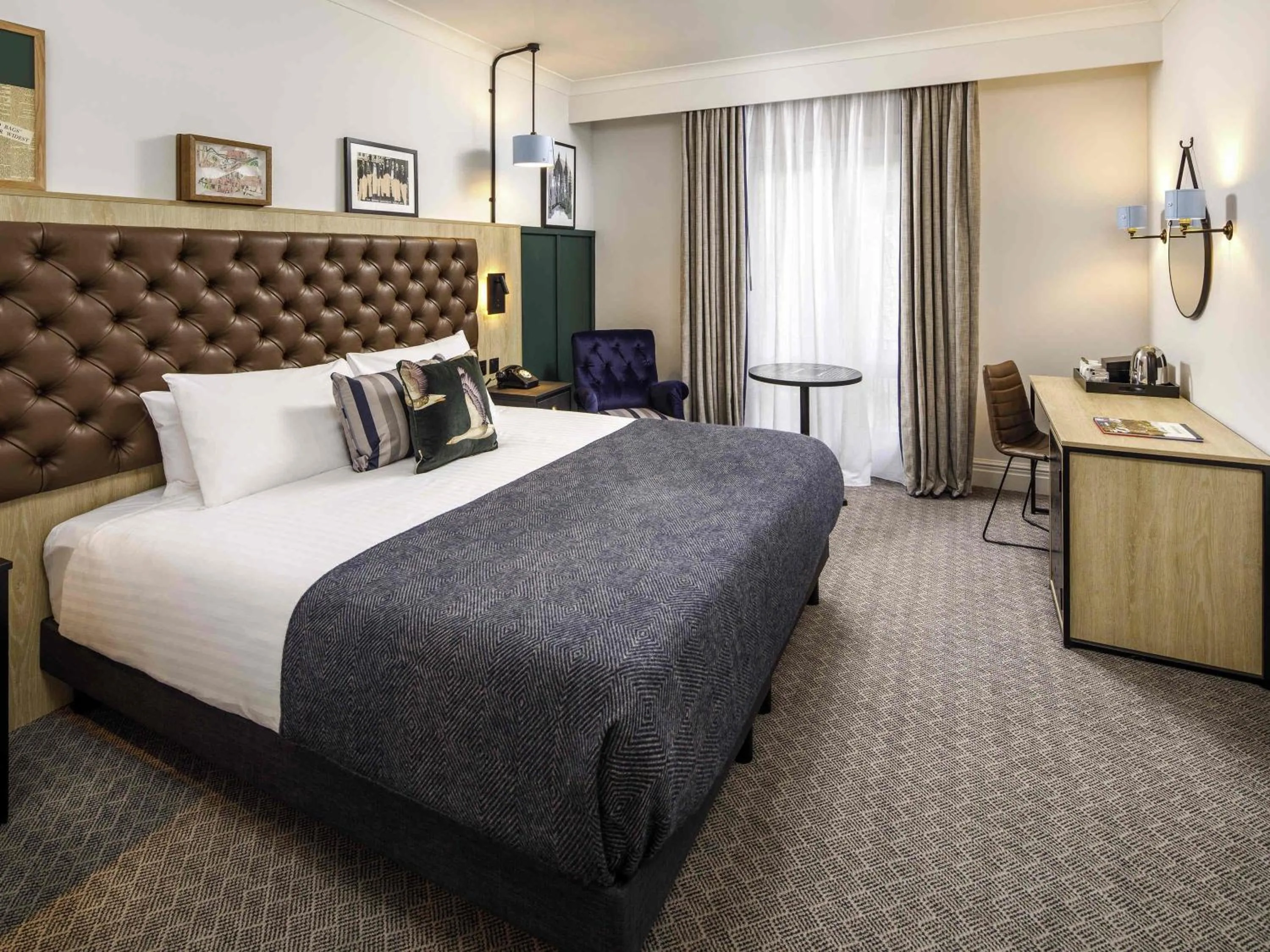 Bedroom, Bed in Mercure Oxford Hawkwell House Hotel