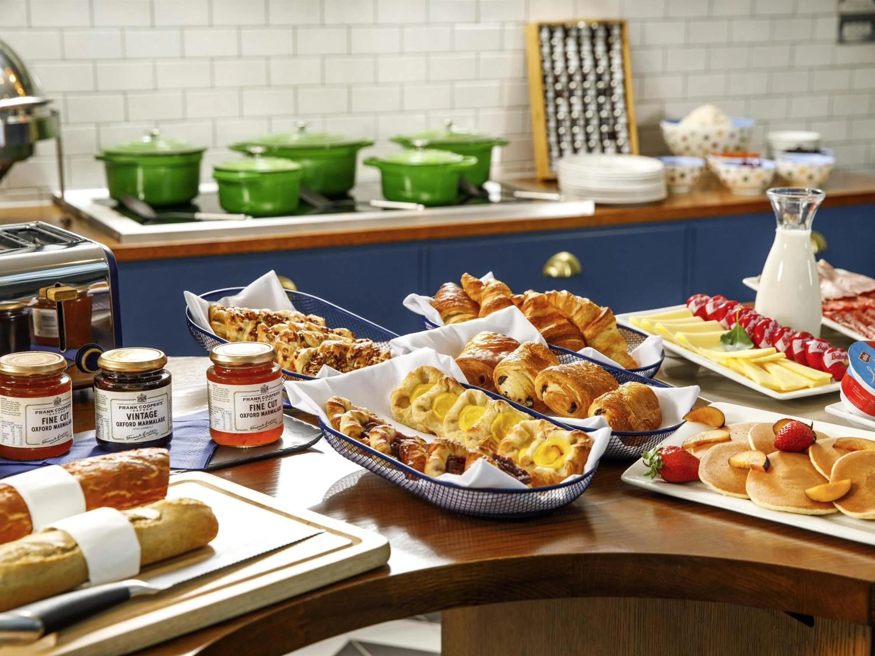 Breakfast in Mercure Oxford Hawkwell House Hotel