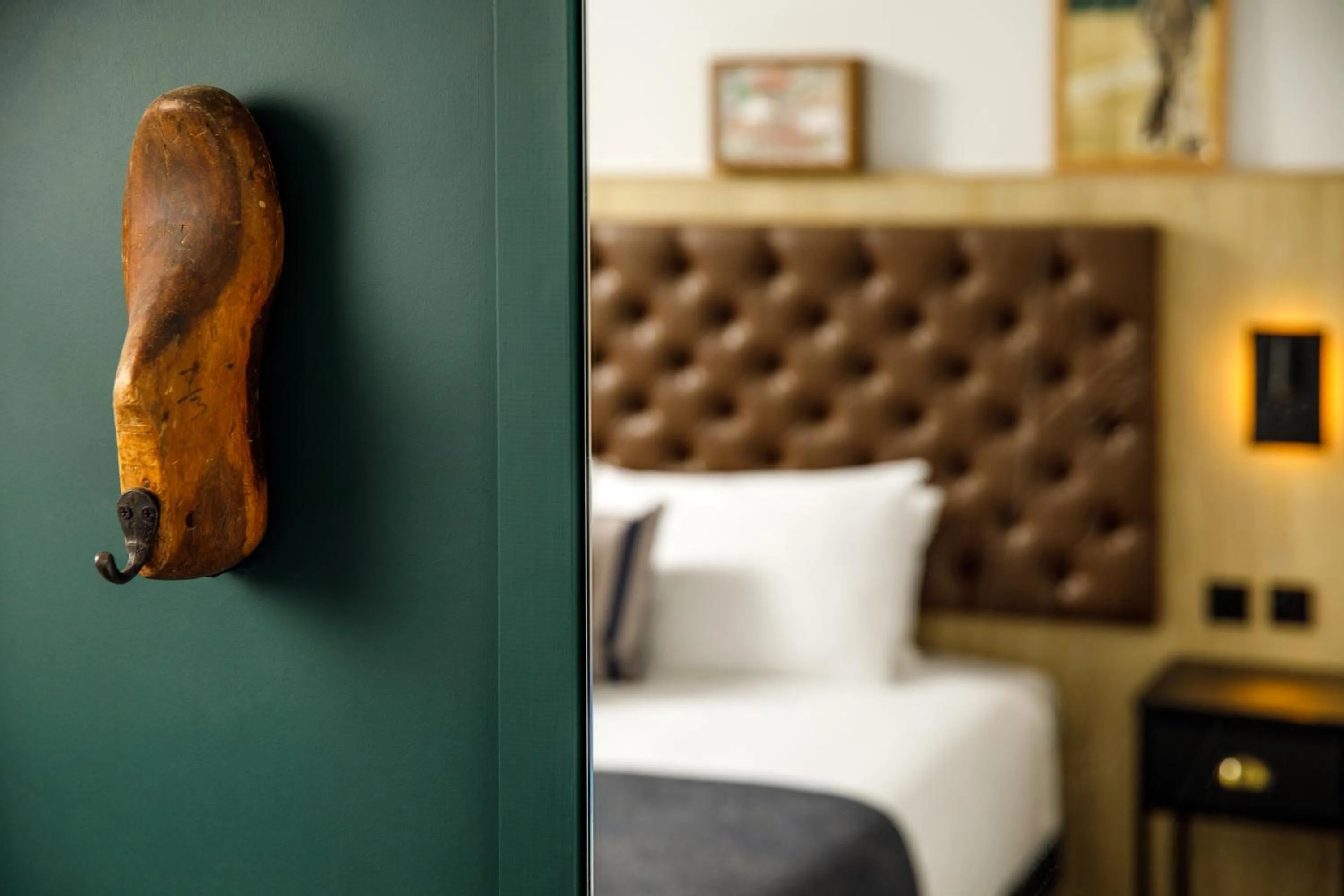 Bedroom, Bed in Mercure Oxford Hawkwell House Hotel