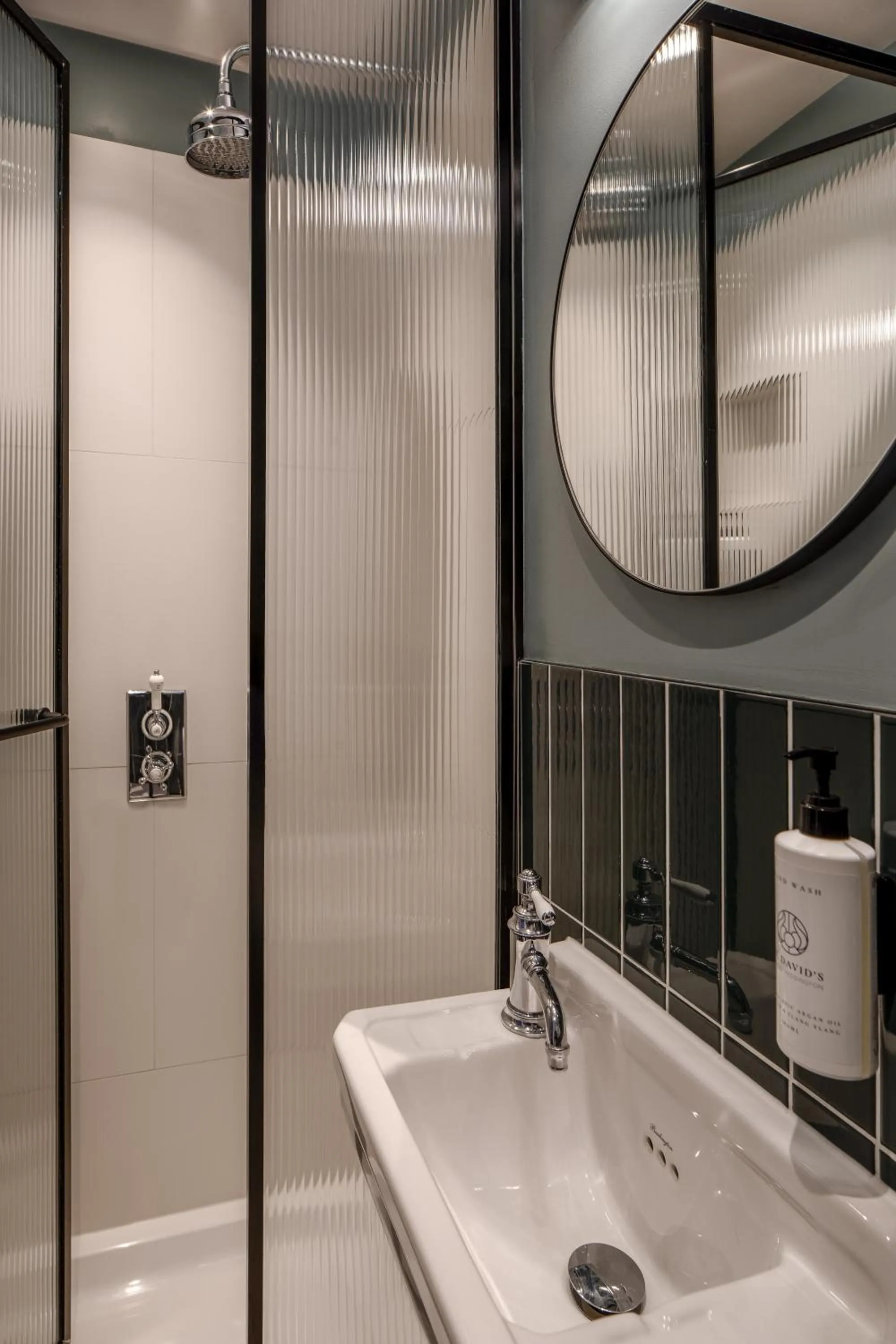 Bathroom in St. David's Hotels Paddington