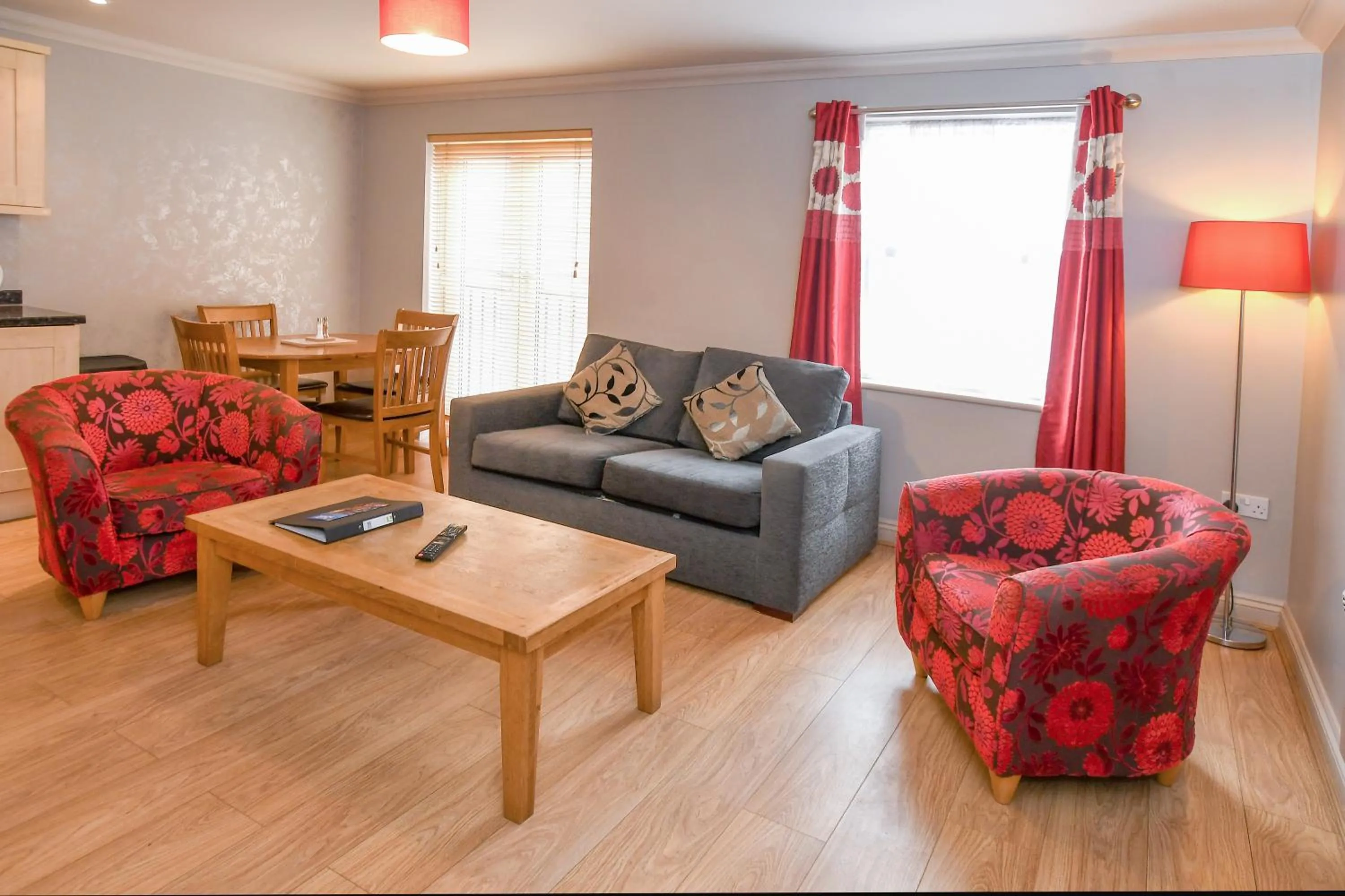 Living room in The Queens Hotel & Victoria Cloisters Apartments