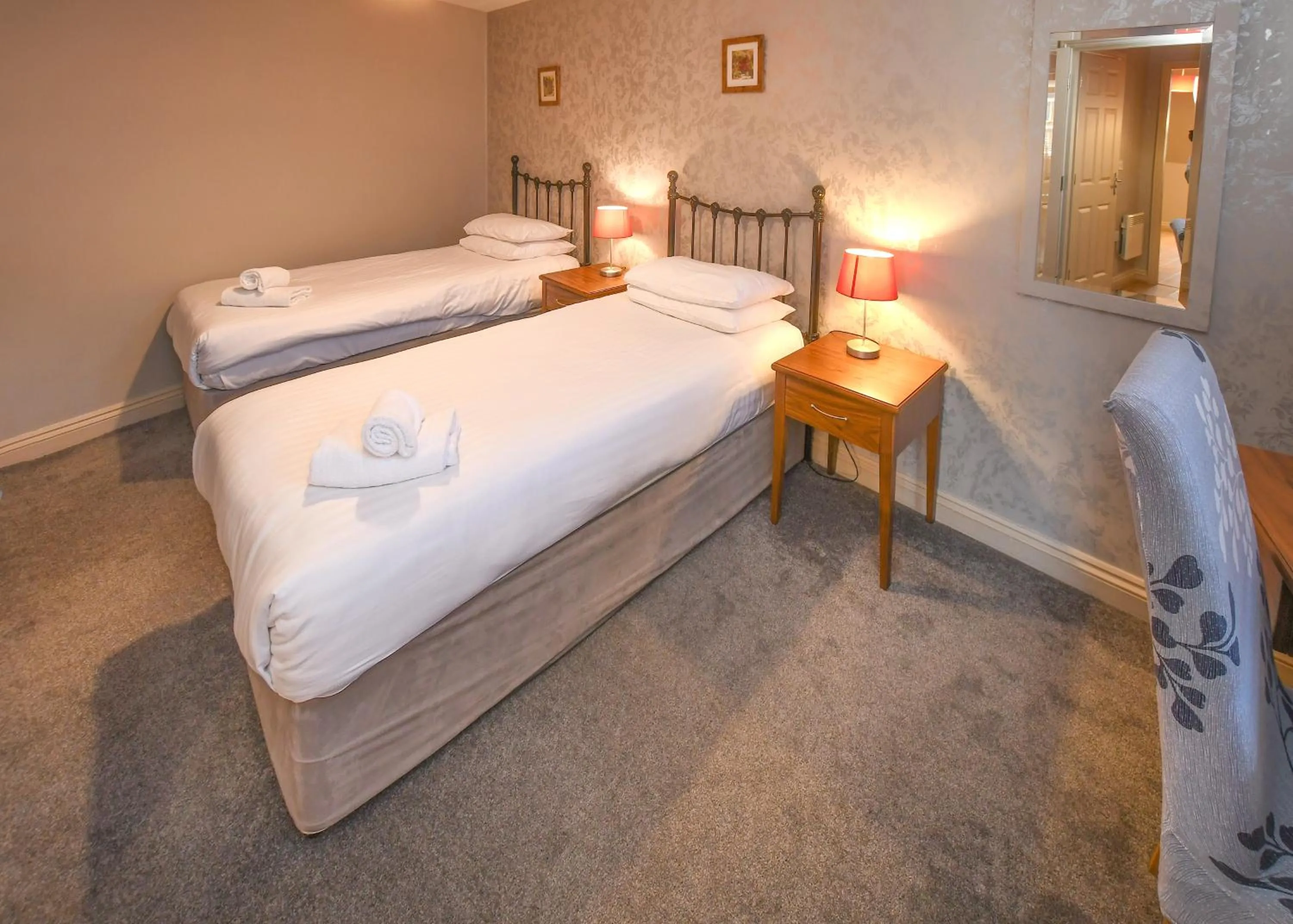 Bed in The Queens Hotel & Victoria Cloisters Apartments