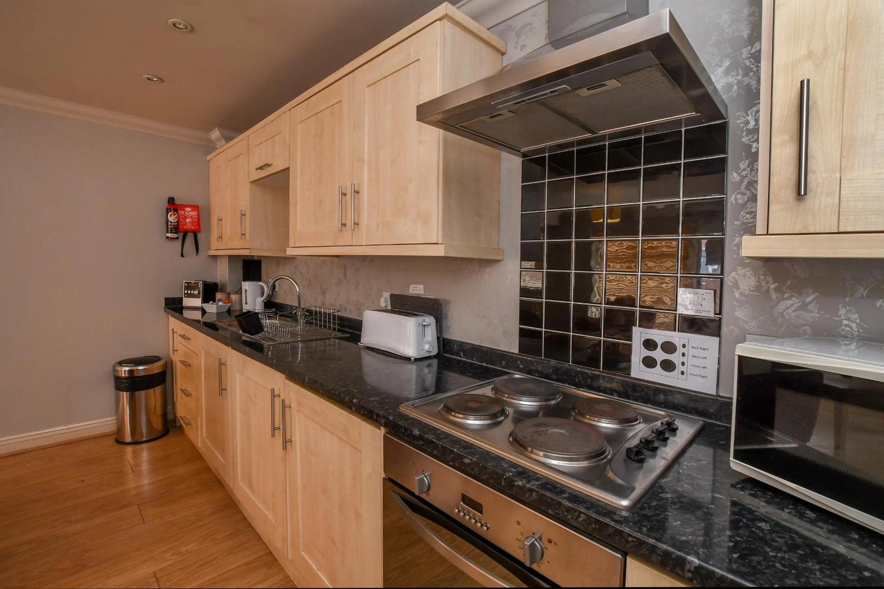 Coffee/tea facilities in The Queens Hotel & Victoria Cloisters Apartments