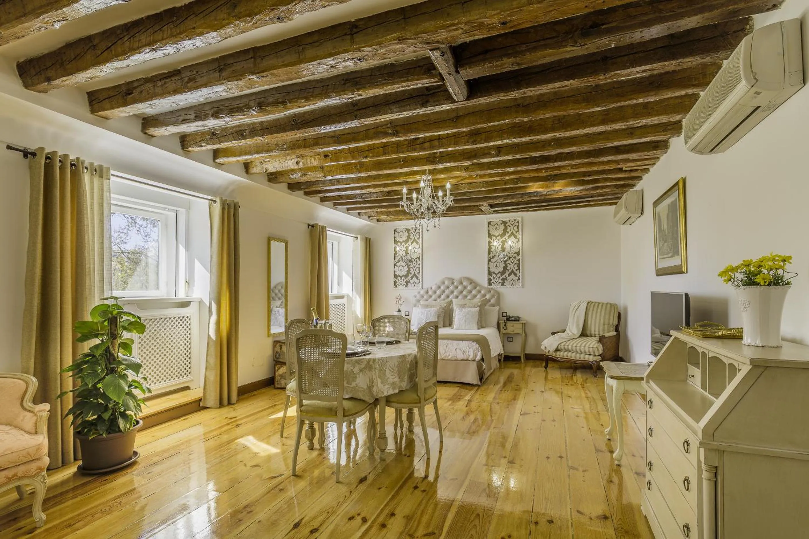 Garden view in Oriente Palace Apartments