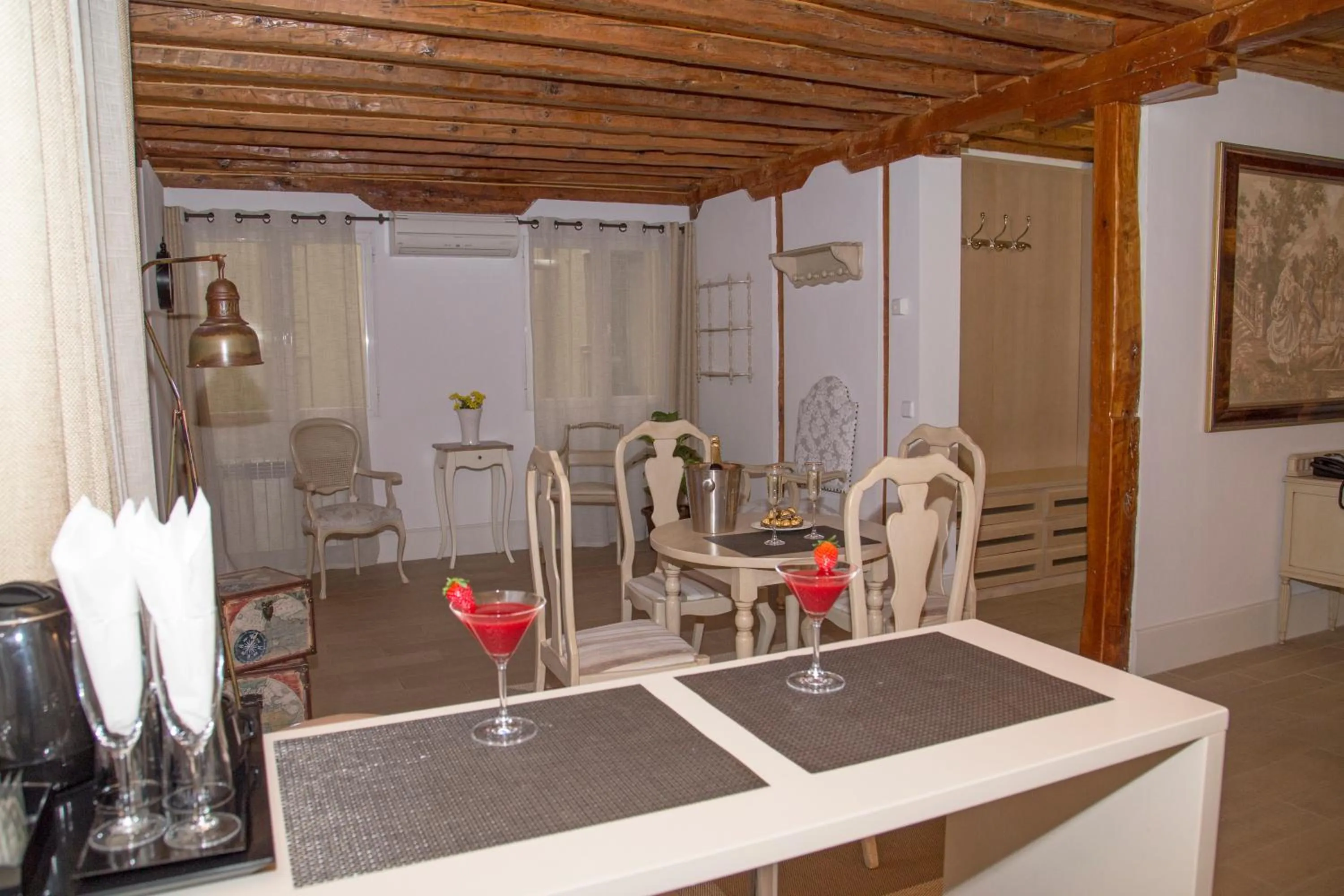 Kitchen or kitchenette in Oriente Palace Apartments