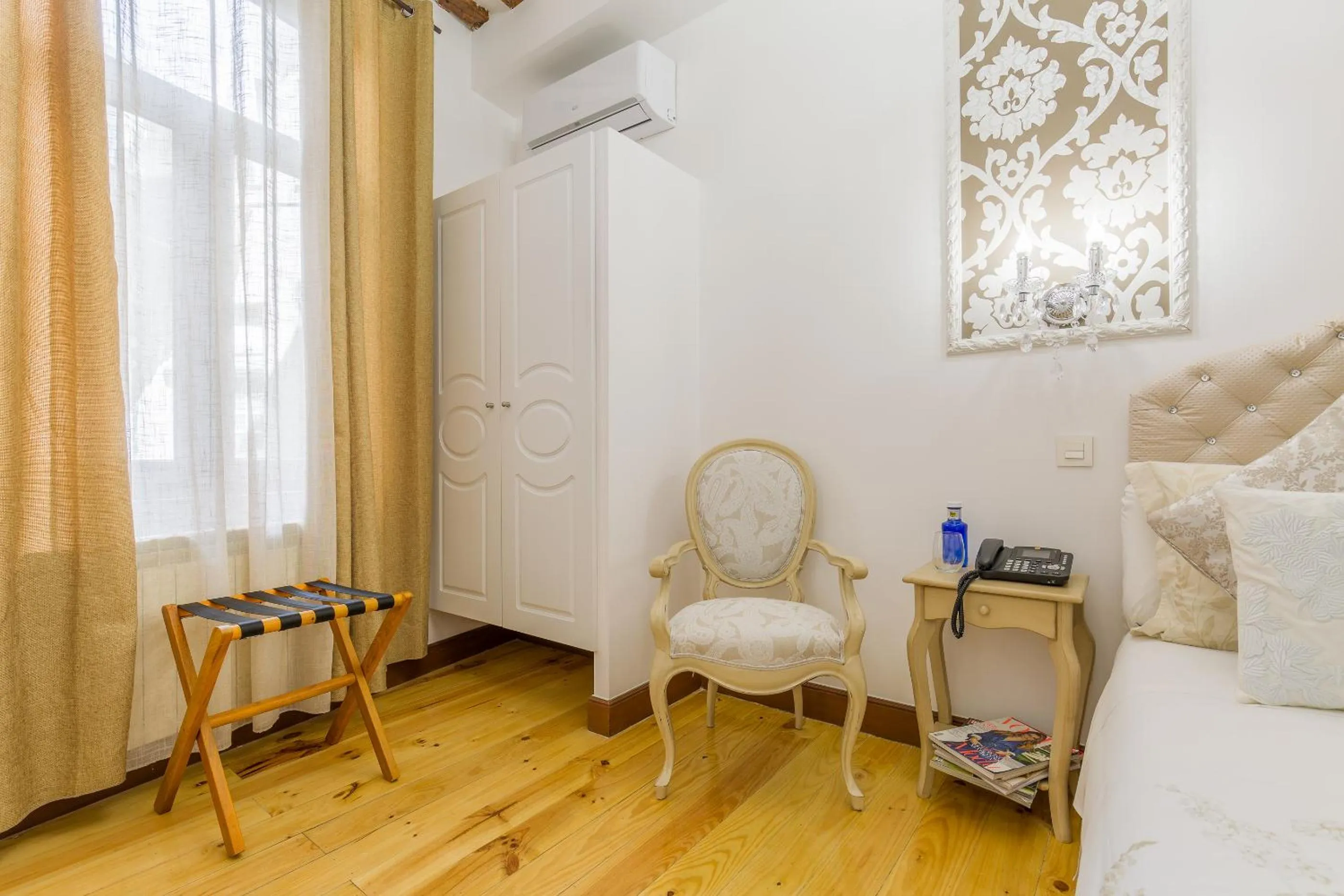Bedroom in Oriente Palace Apartments