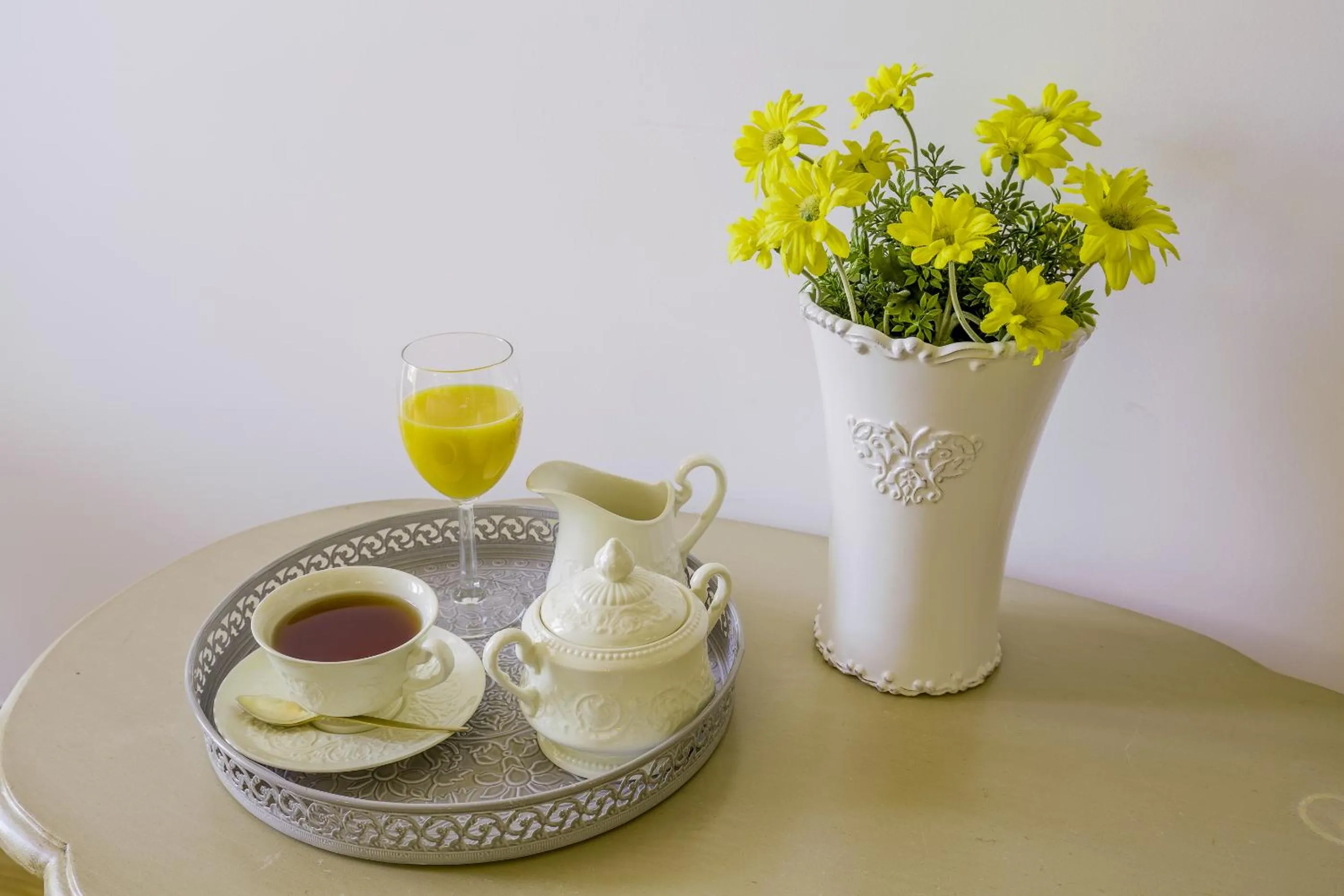 Dining area in Oriente Palace Apartments