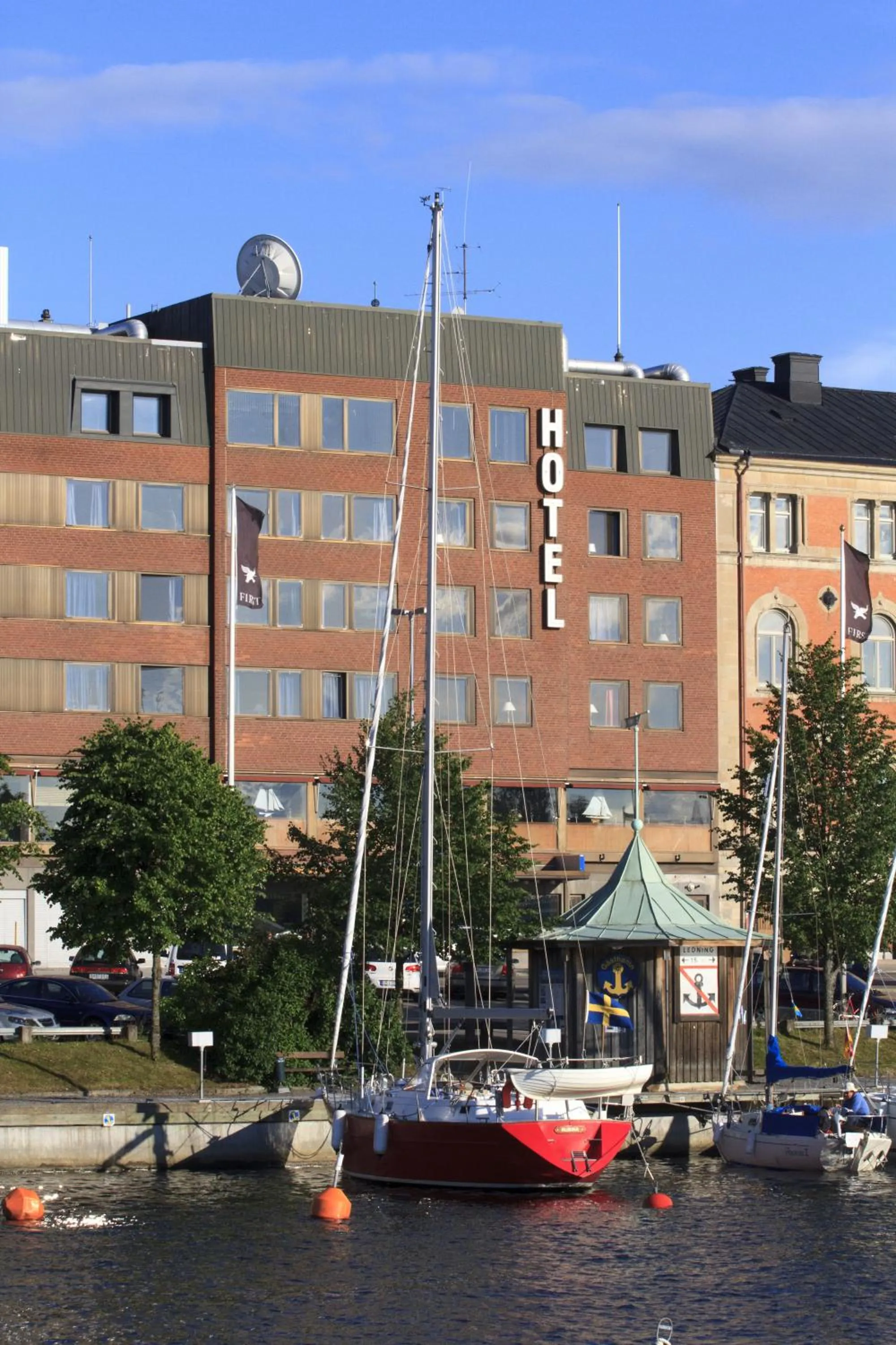 Facade/entrance in First Hotel Stadt