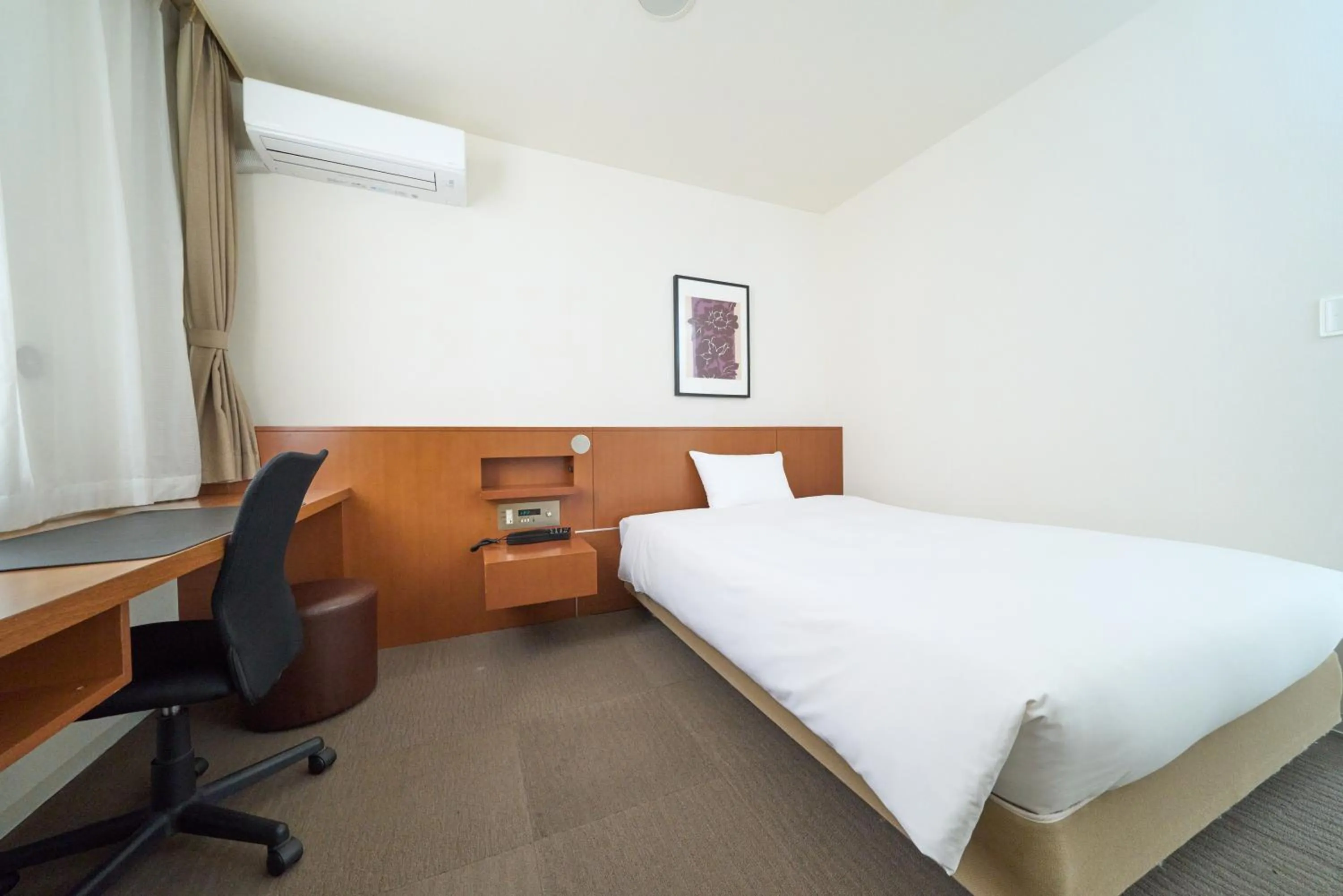 Photo of the whole room, Bed in Hotel Tohkai