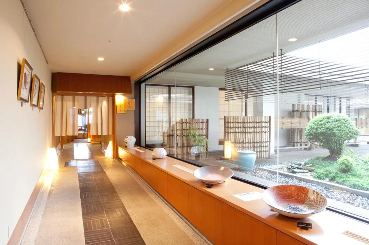 Restaurant/places to eat in Hotel Granmirage