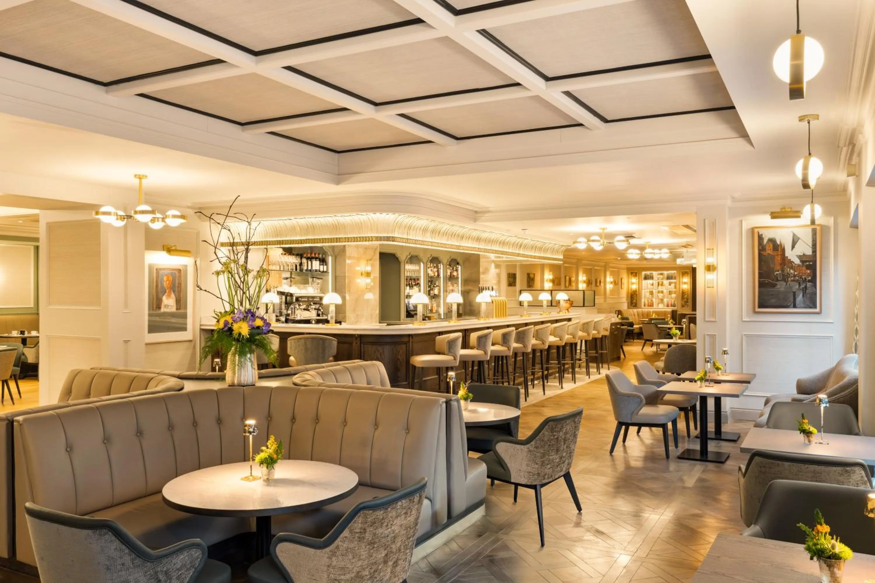 Restaurant/places to eat in Brooks Hotel