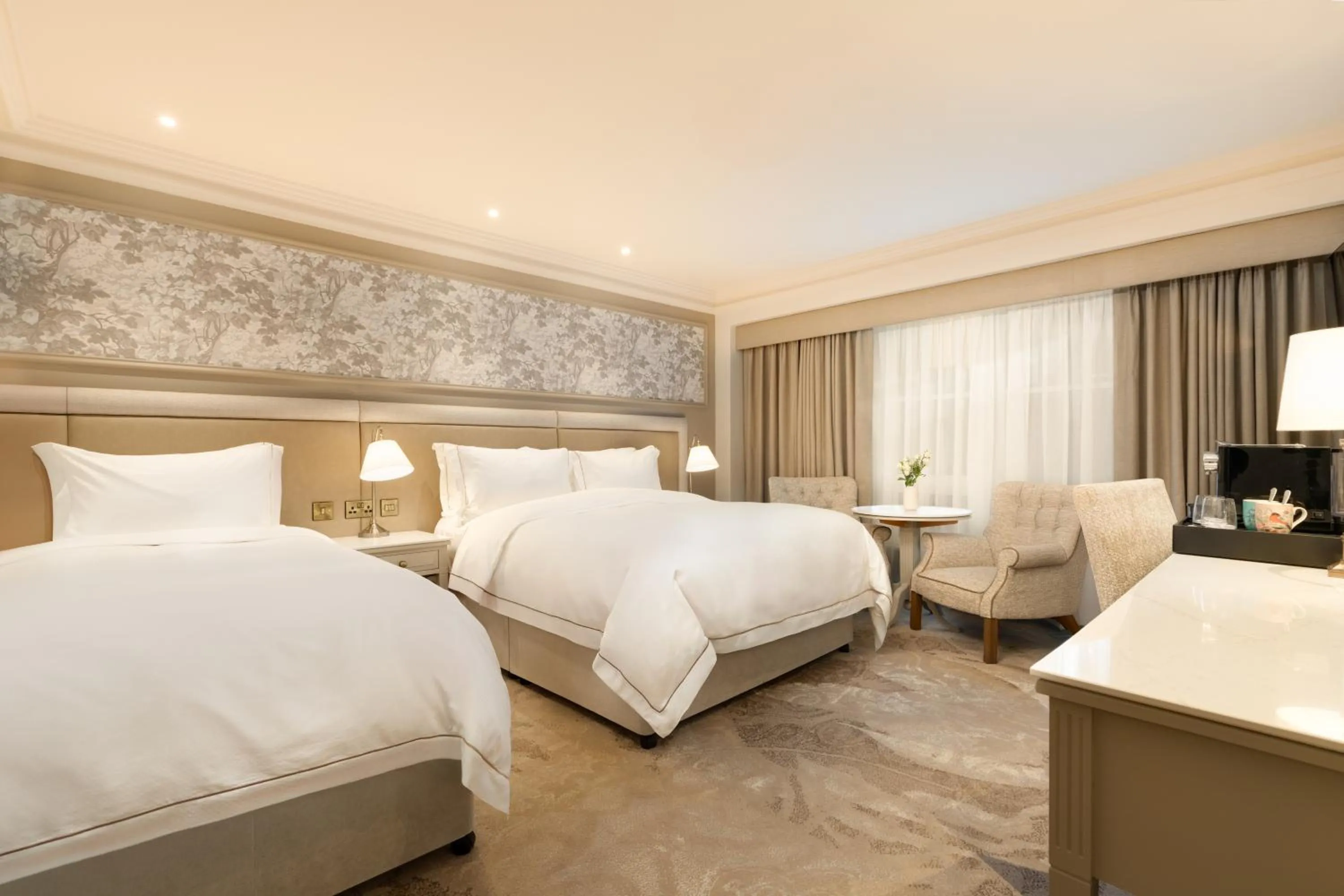 Bedroom, Bed in Brooks Hotel