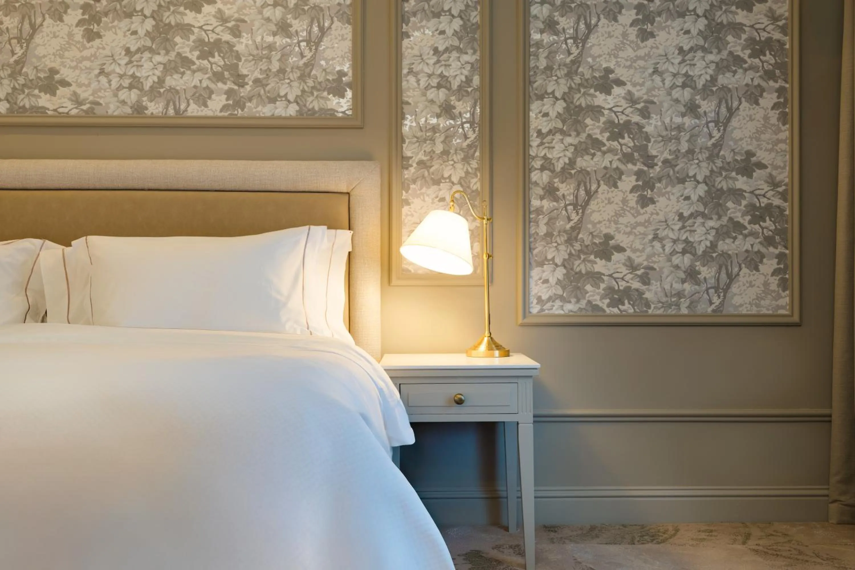 Bedroom, Bed in Brooks Hotel