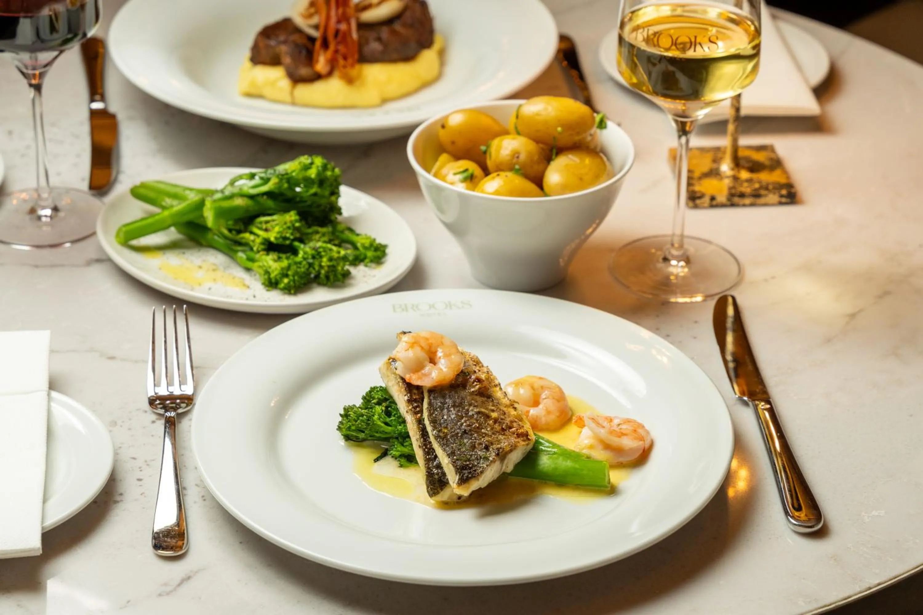 Restaurant/places to eat in Brooks Hotel