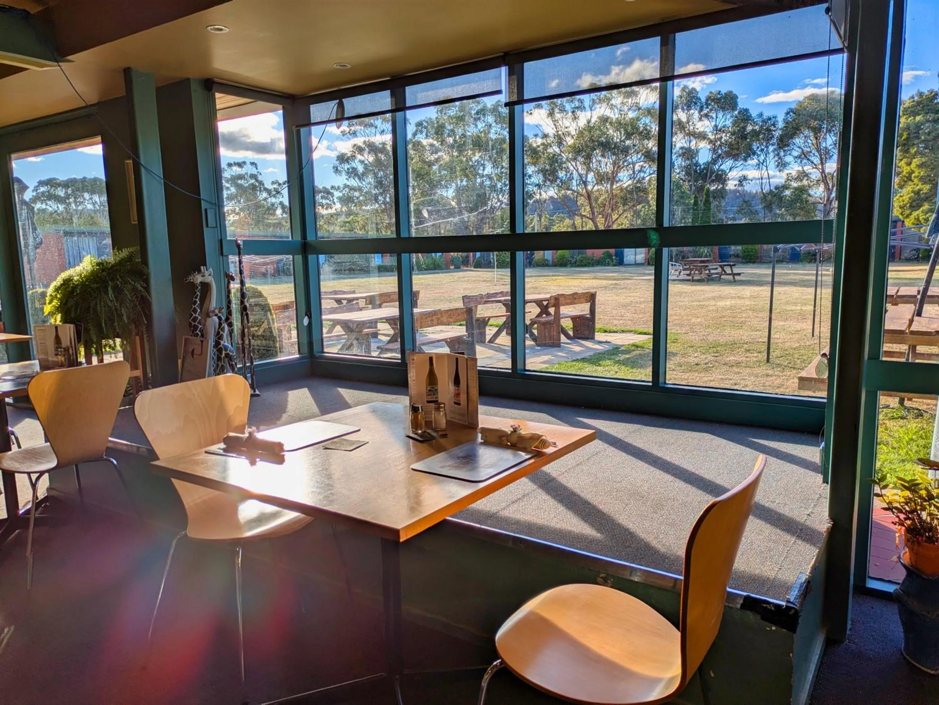 Restaurant/places to eat in Tandara Motor Inn