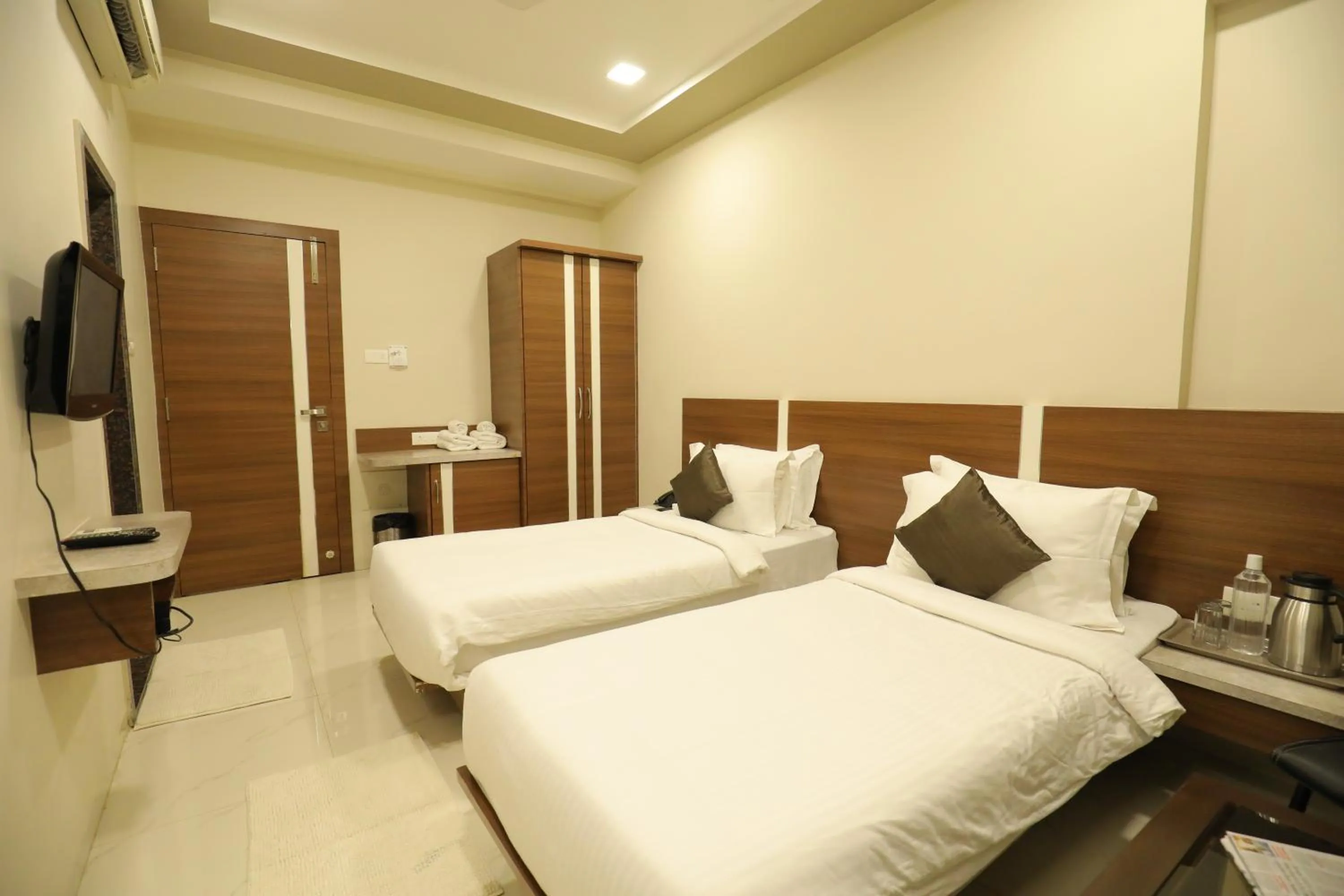 Bedroom, Bed in Highland Resort