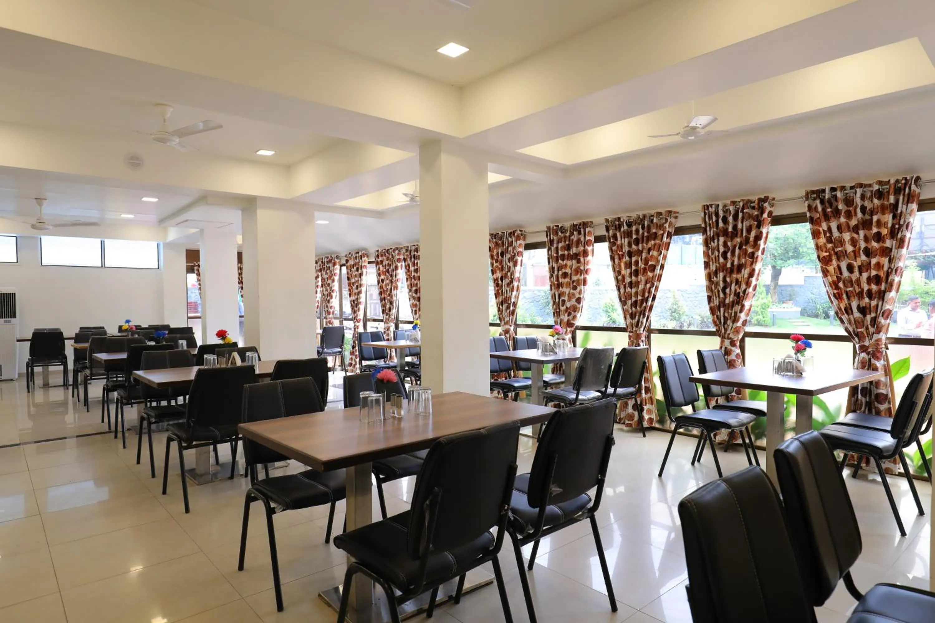 Restaurant/places to eat in Highland Resort