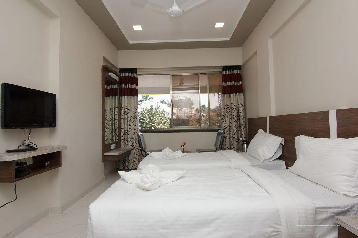 Photo of the whole room, Bed in Highland Resort