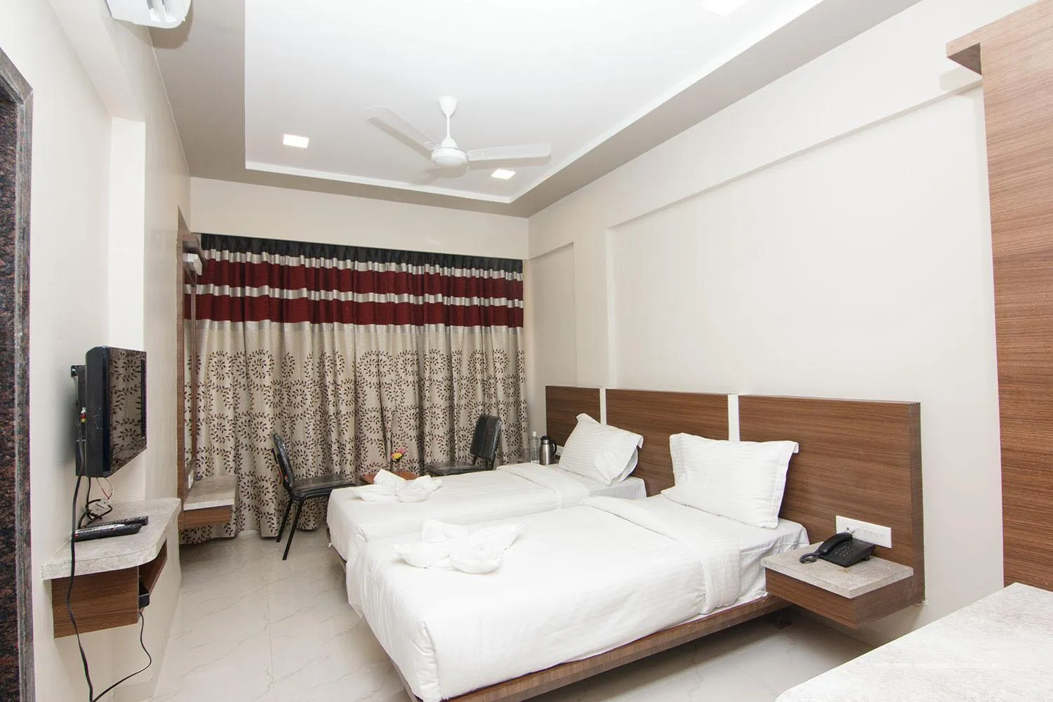 Bedroom, Bed in Highland Resort