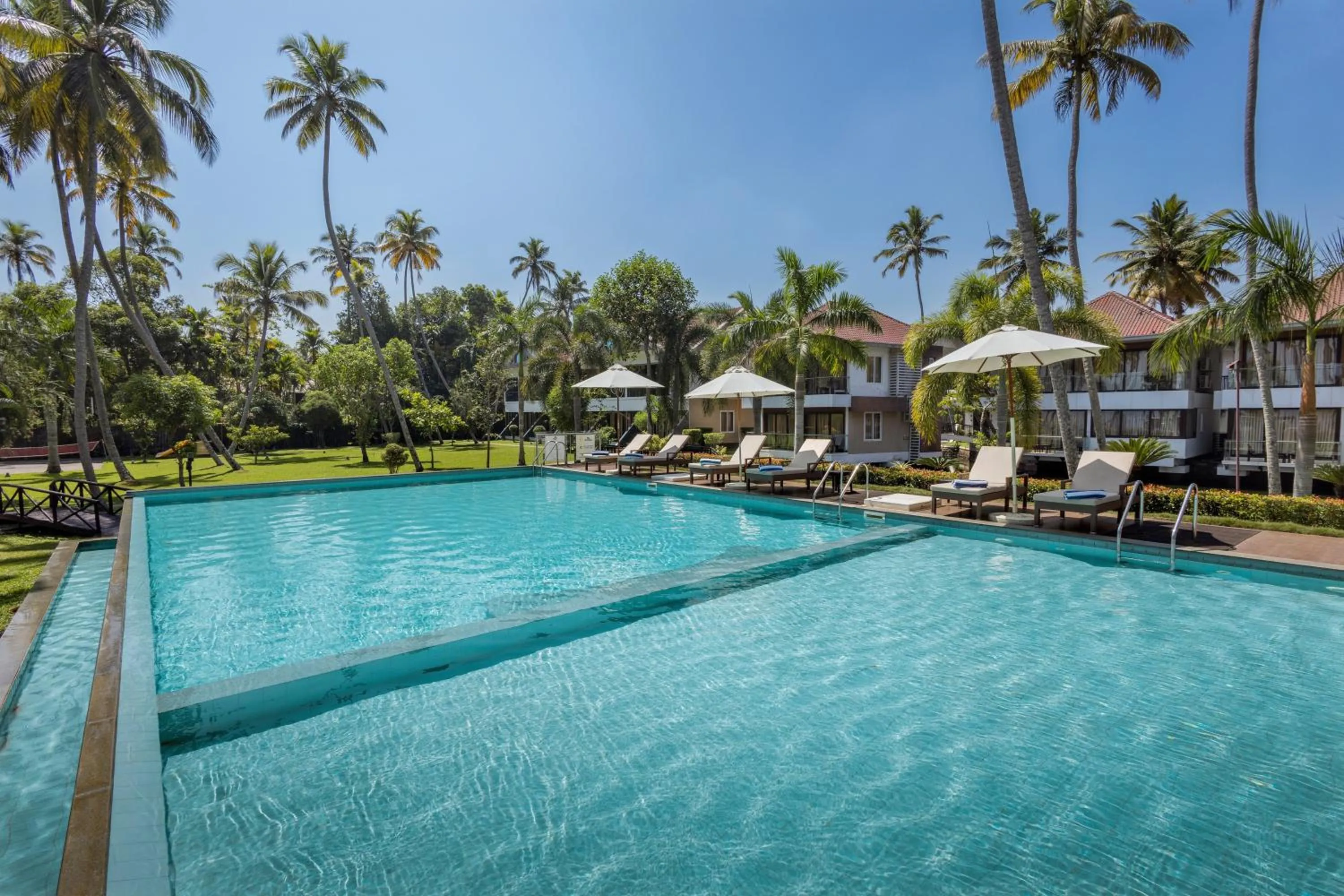 Swimming pool in Lake Canopy Alleppey
