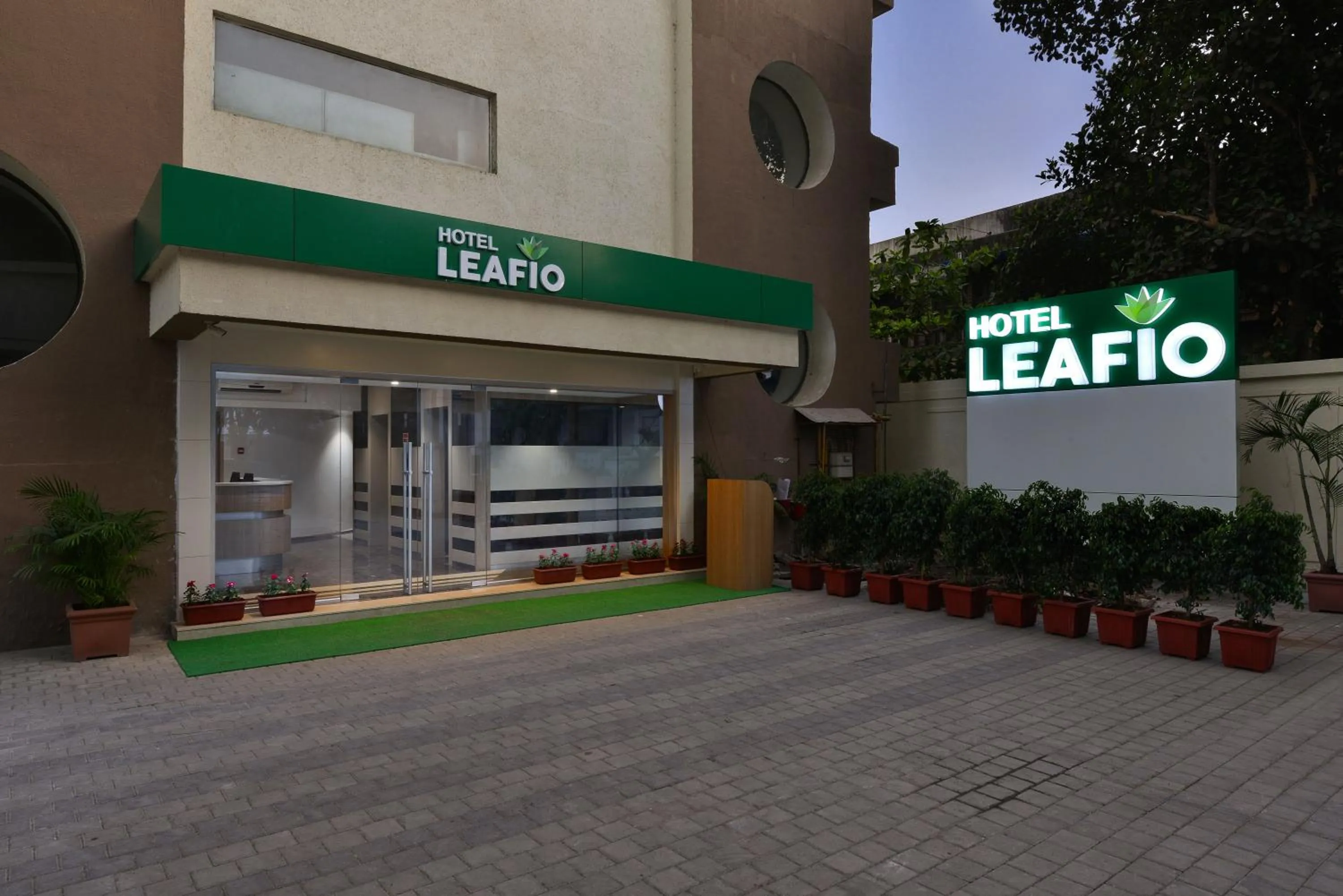 Facade/entrance in Hotel Leafio-Near Airport