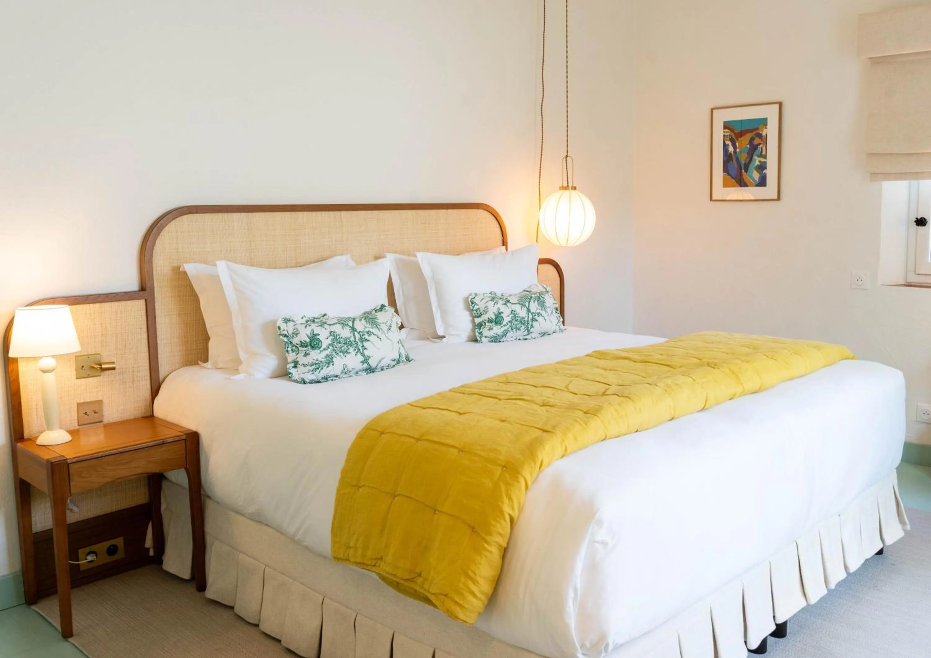 Bedroom, Bed in Hôtel La Tartane Saint-Tropez