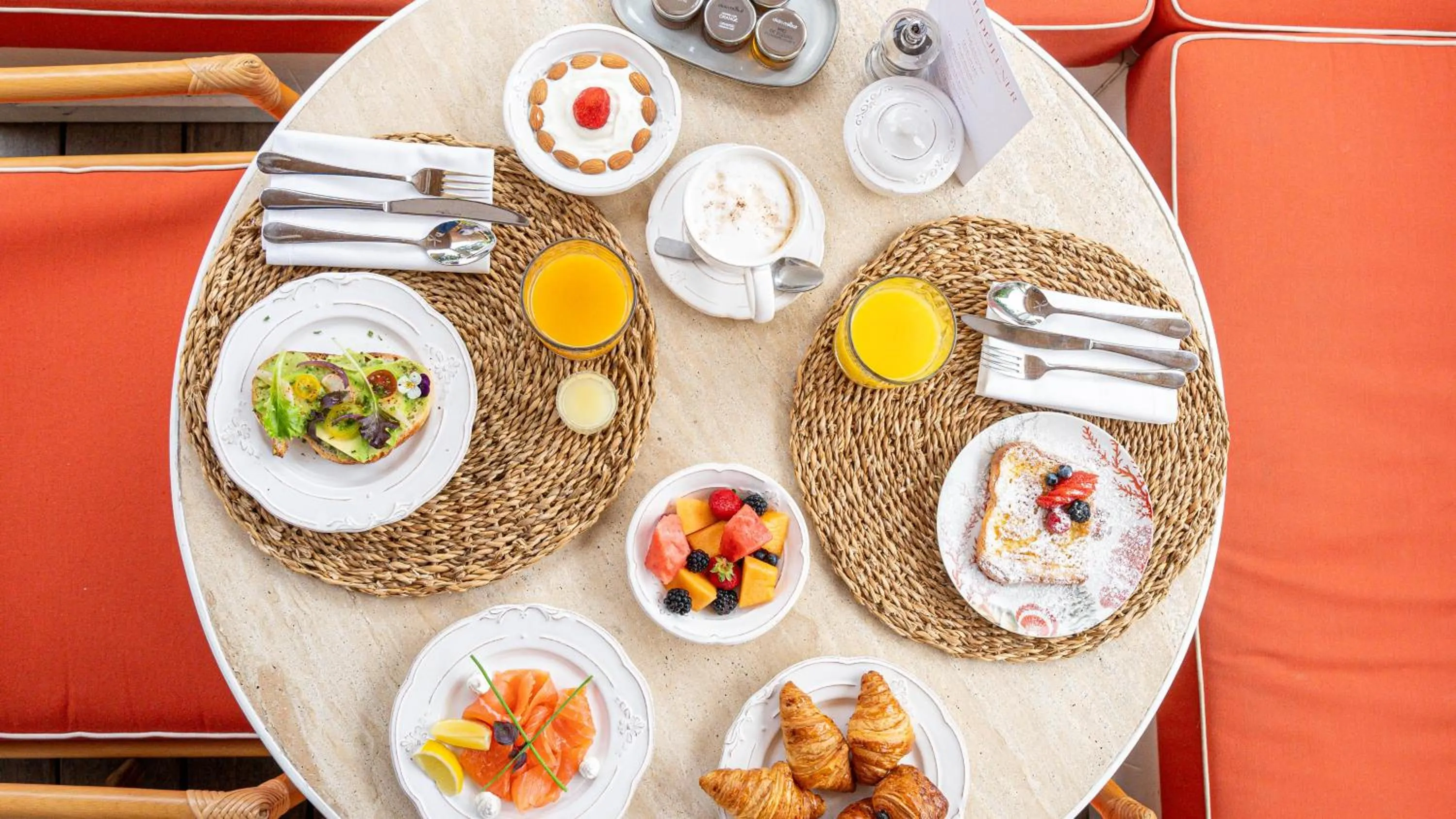 Breakfast in Hôtel La Tartane Saint-Tropez